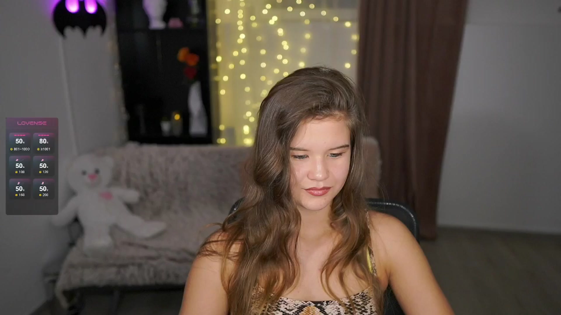 Gallery image thumbnail from Alaina__Fox's myfreecams stream on, 06/04/2024, 18:32 image 7 of 20