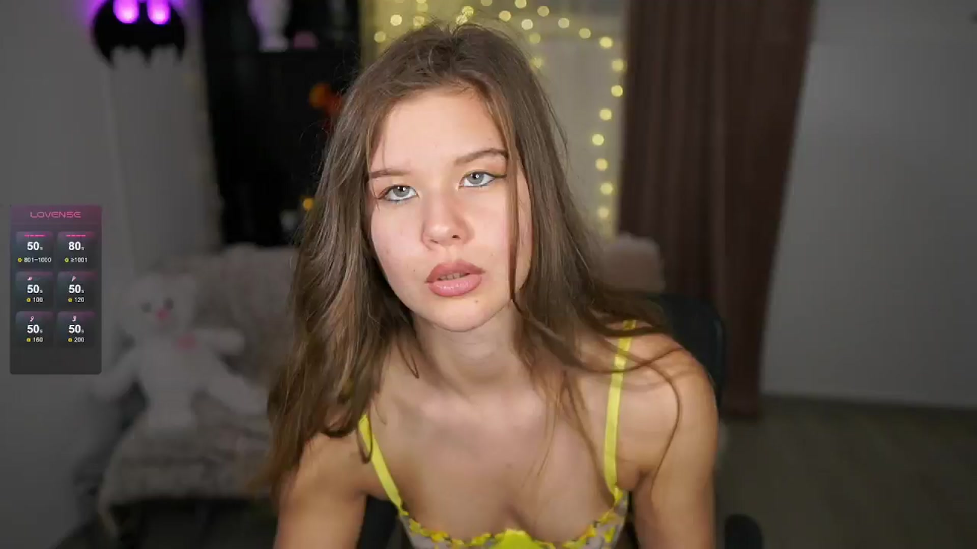 Gallery image thumbnail from Alaina__Fox's myfreecams stream on, 06/04/2024, 20:01 image 13 of 20