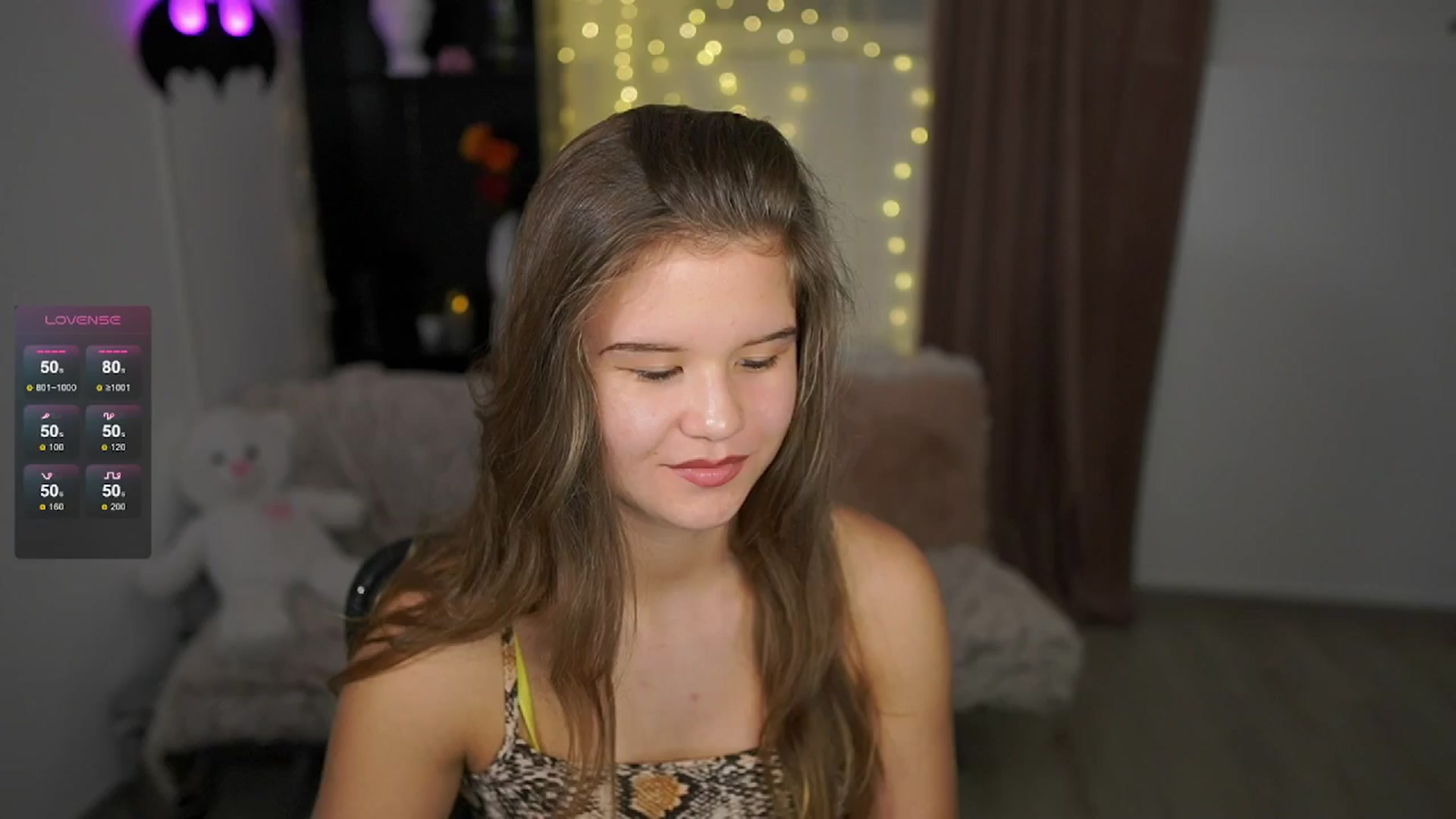 Gallery image thumbnail from Alaina__Fox's myfreecams stream on, 06/04/2024, 20:01 image 6 of 20
