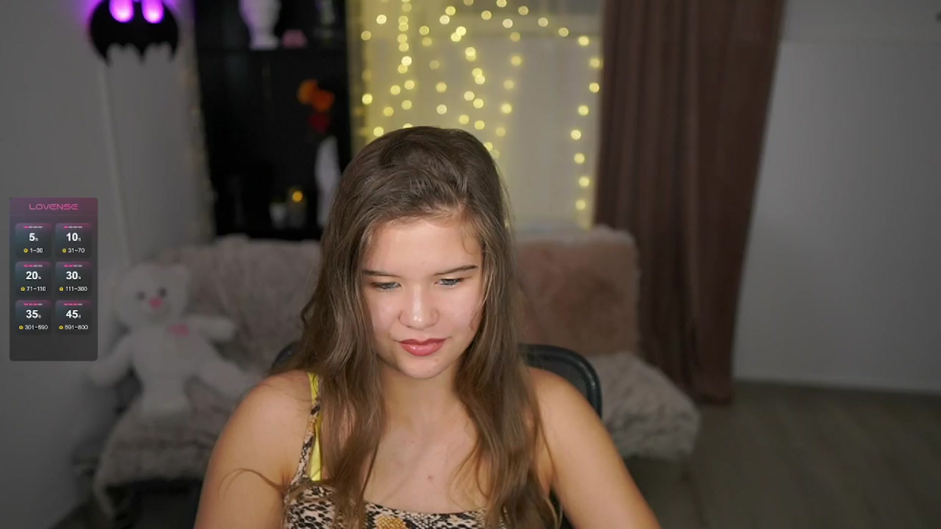 Gallery image thumbnail from Alaina__Fox's myfreecams stream on, 06/04/2024, 20:01 image 4 of 20