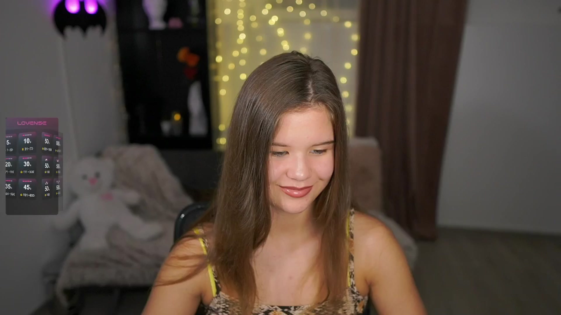 Gallery image thumbnail from Alaina__Fox's myfreecams stream on, 06/04/2024, 21:30 image 13 of 20