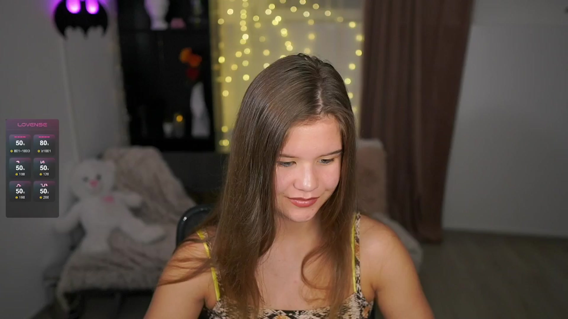 Gallery image thumbnail from Alaina__Fox's myfreecams stream on, 06/04/2024, 21:30 image 10 of 20