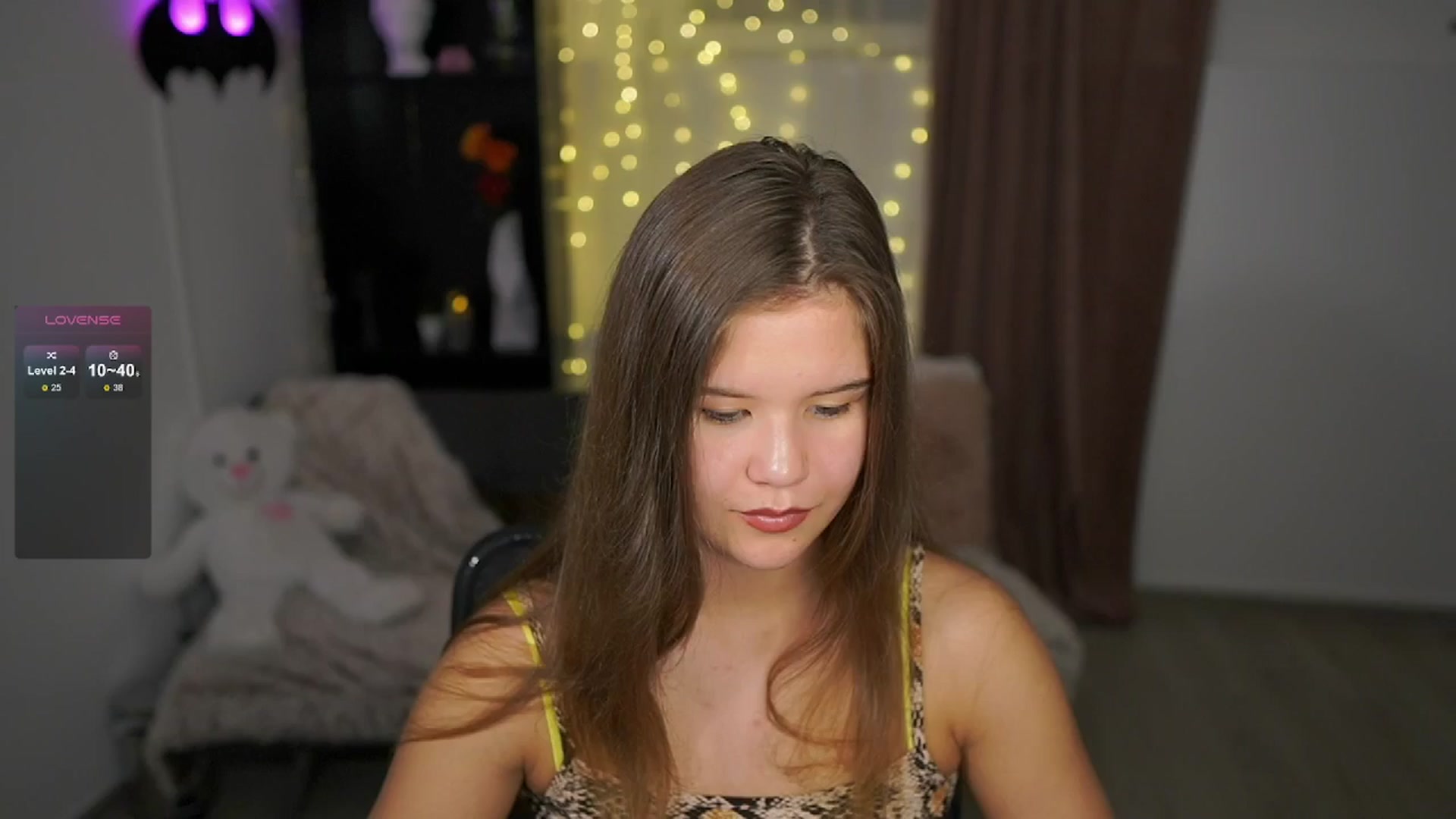 Gallery image thumbnail from Alaina__Fox's myfreecams stream on, 06/04/2024, 21:30 image 11 of 20