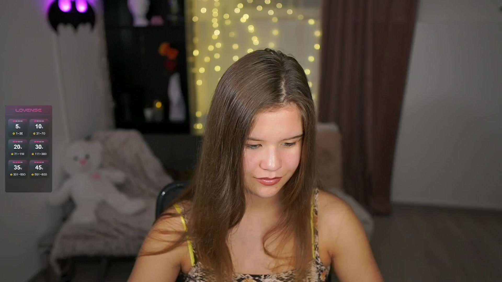 Gallery image thumbnail from Alaina__Fox's myfreecams stream on, 06/04/2024, 21:30 image 12 of 20