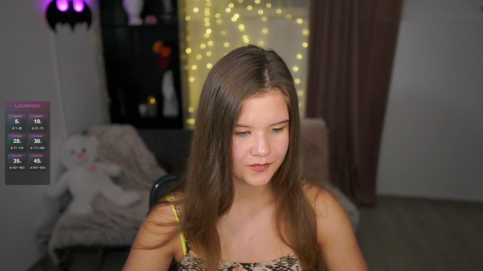 Gallery image thumbnail from Alaina__Fox's myfreecams stream on, 06/04/2024, 21:30 image 16 of 20