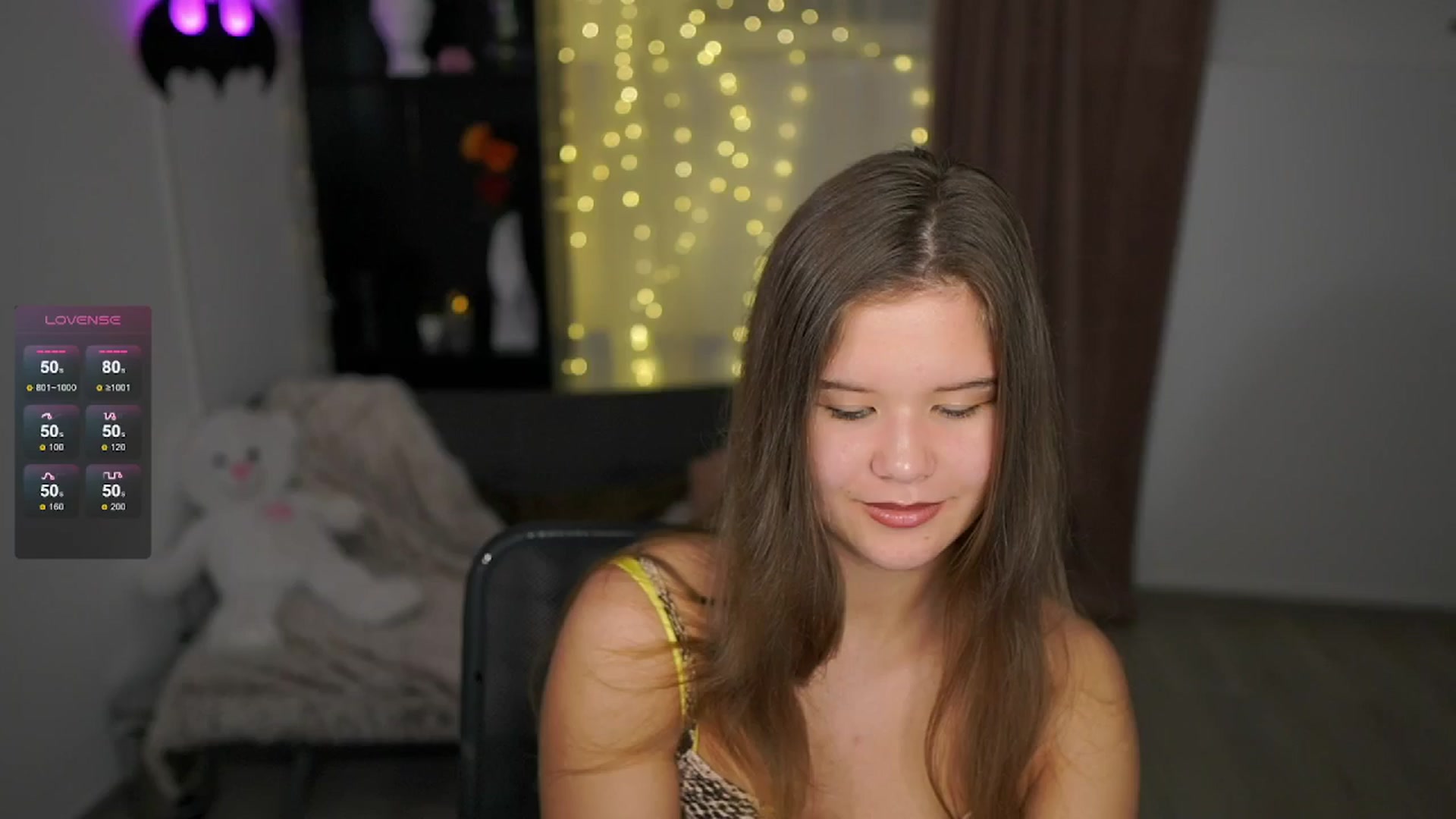 Gallery image thumbnail from Alaina__Fox's myfreecams stream on, 06/04/2024, 21:30 image 17 of 20