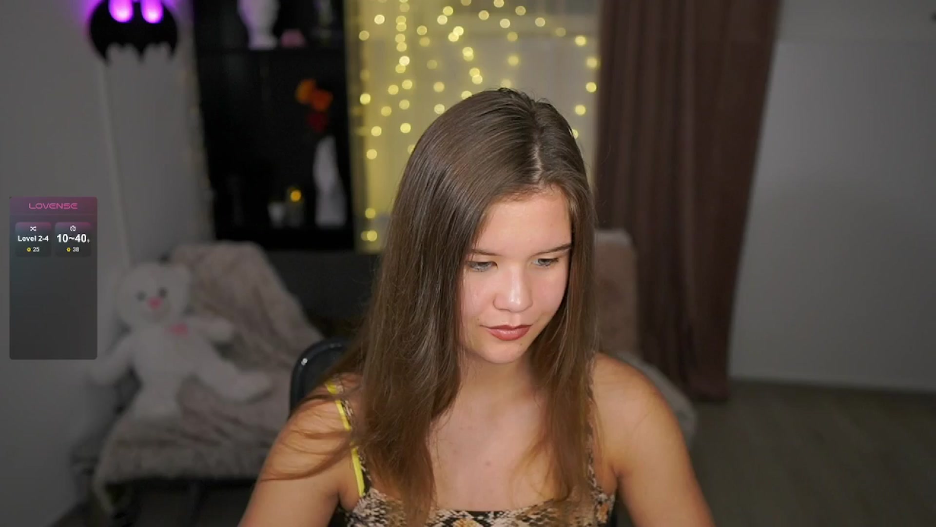 Gallery image thumbnail from Alaina__Fox's myfreecams stream on, 06/04/2024, 21:30 image 15 of 20