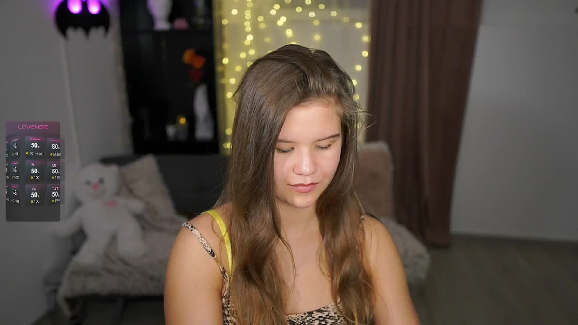 Gallery image thumbnail from Alaina__Fox's myfreecams stream on, 06/04/2024, 22:59 image 4 of 20