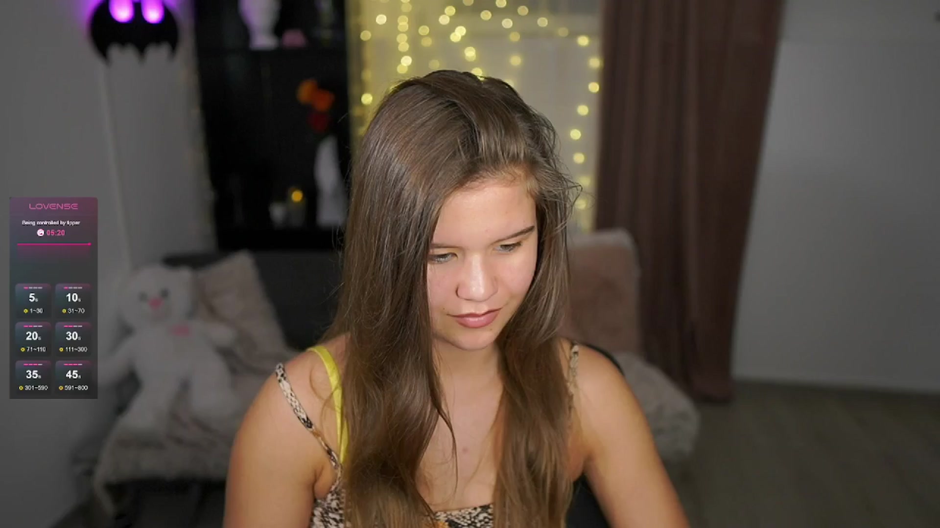 Gallery image thumbnail from Alaina__Fox's myfreecams stream on, 06/04/2024, 22:59 image 2 of 20