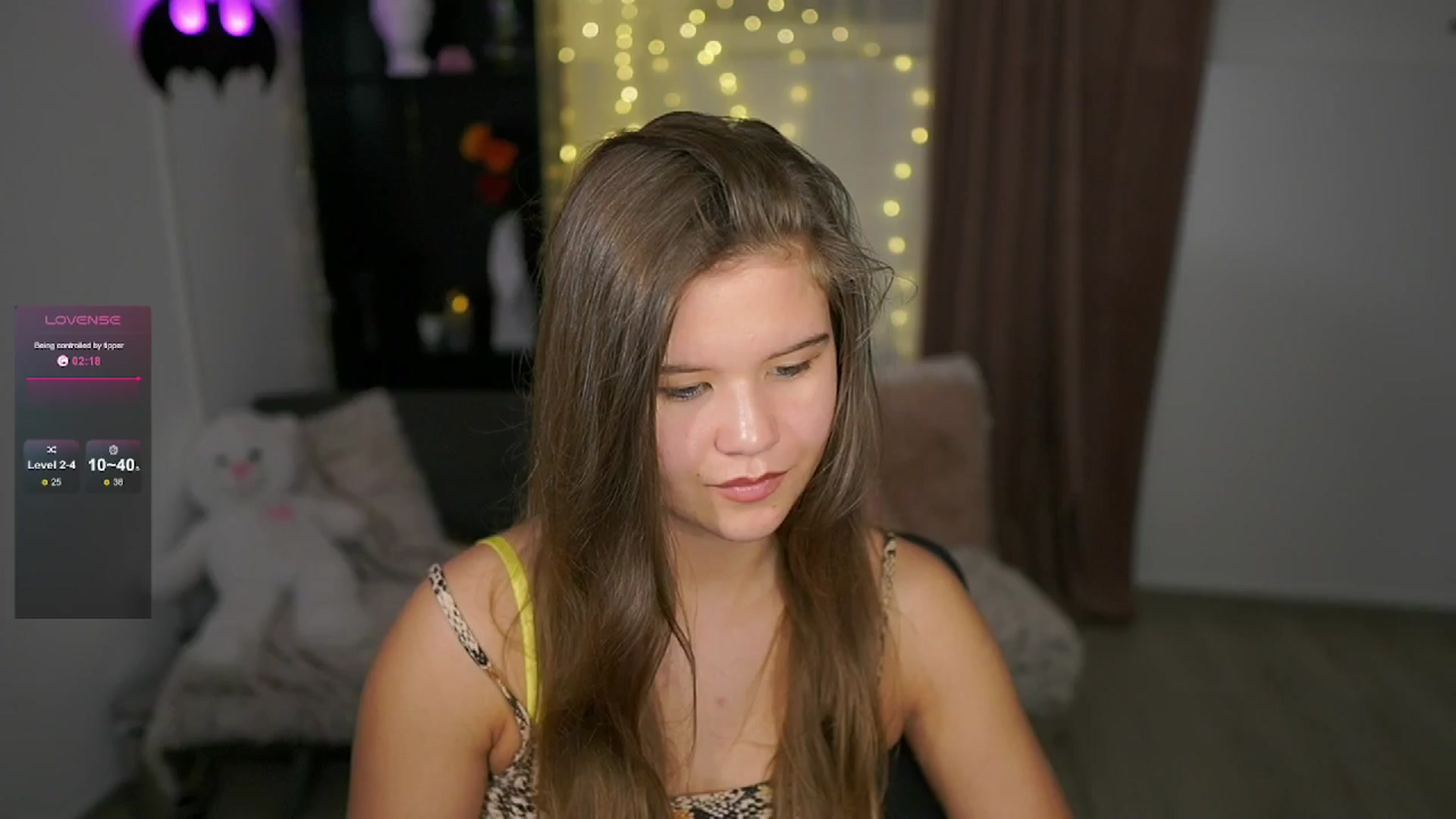Gallery image thumbnail from Alaina__Fox's myfreecams stream on, 06/04/2024, 22:59 image 3 of 20