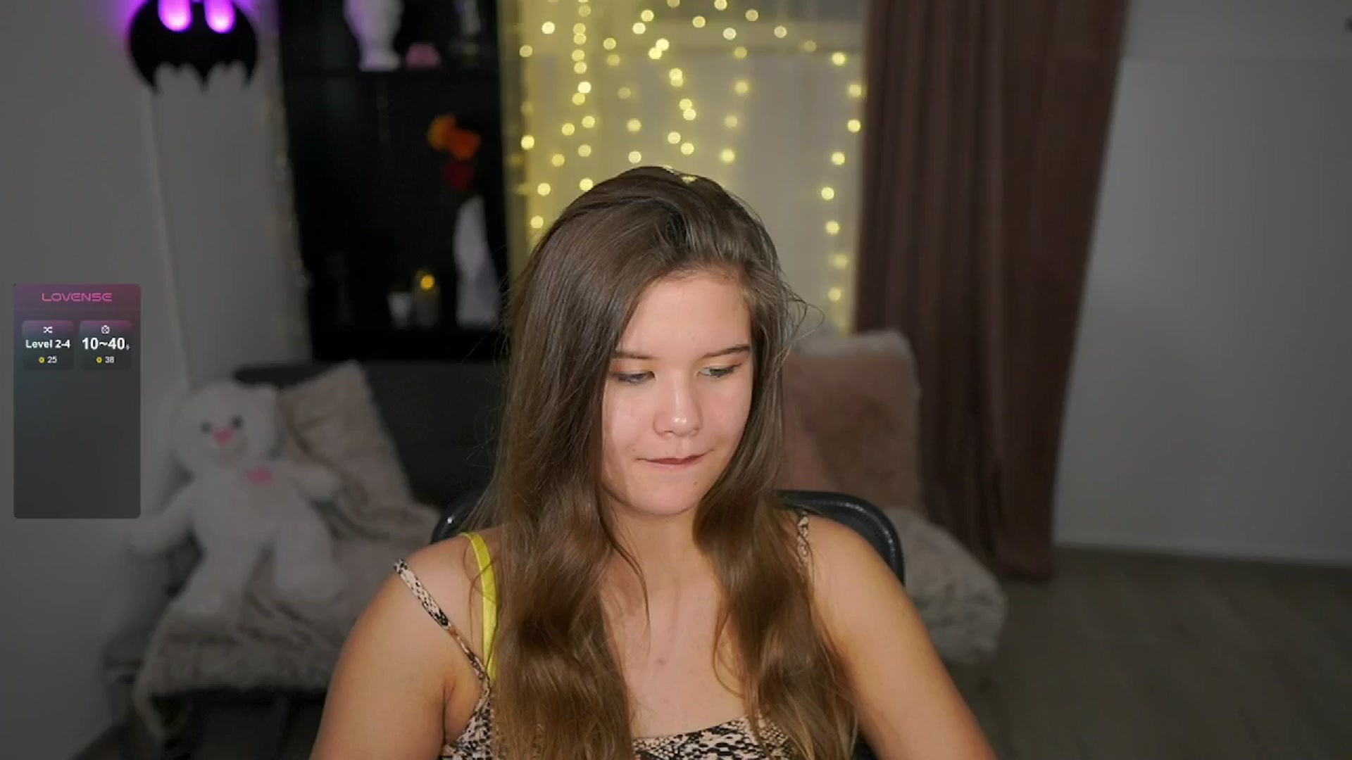 Gallery image thumbnail from Alaina__Fox's myfreecams stream on, 06/04/2024, 22:59 image 5 of 20