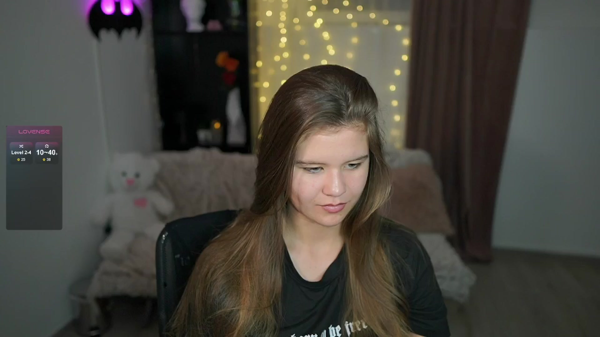 Gallery image thumbnail from Alaina__Fox's myfreecams stream on, 06/05/2024, 20:03 image 7 of 20