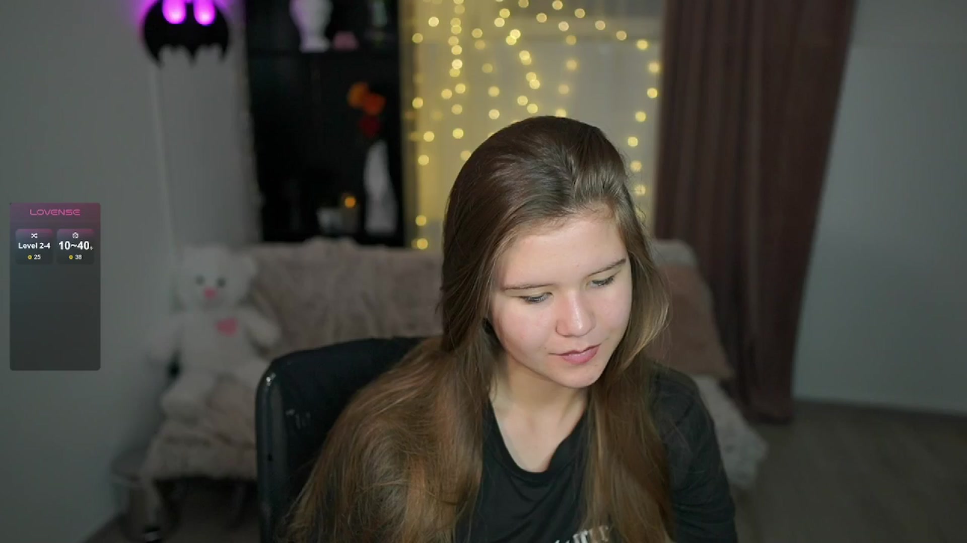 Gallery image thumbnail from Alaina__Fox's myfreecams stream on, 06/05/2024, 20:03 image 4 of 20