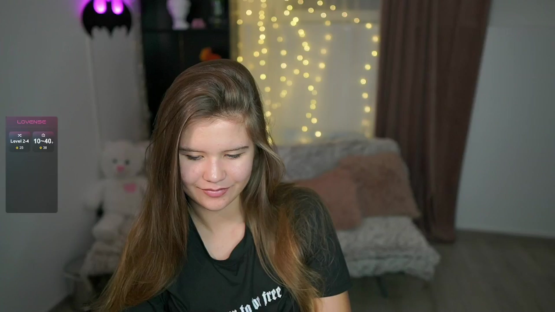 Gallery image thumbnail from Alaina__Fox's myfreecams stream on, 06/05/2024, 20:03 image 1 of 20