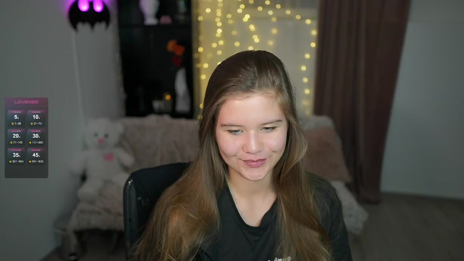 Gallery image thumbnail from Alaina__Fox's myfreecams stream on, 06/05/2024, 20:03 image 3 of 20