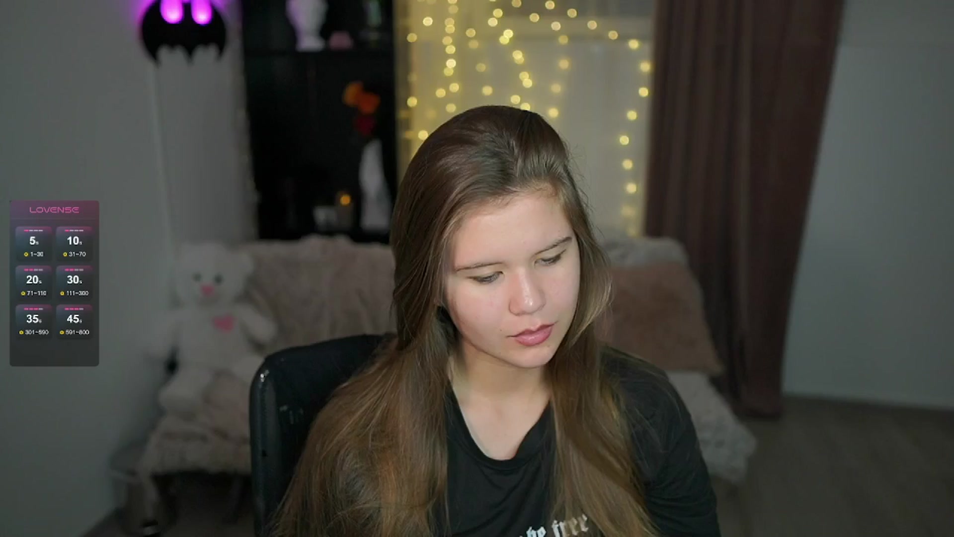 Gallery image thumbnail from Alaina__Fox's myfreecams stream on, 06/05/2024, 20:03 image 6 of 20