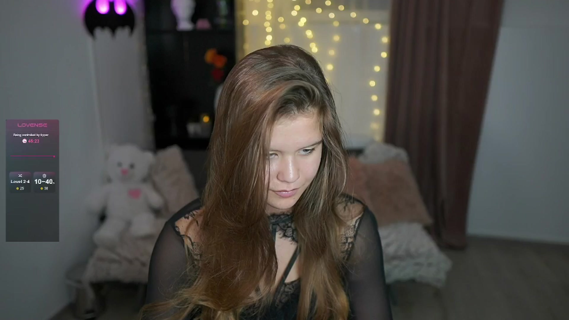 Gallery image thumbnail from Alaina__Fox's myfreecams stream on, 06/05/2024, 22:35 image 1 of 20
