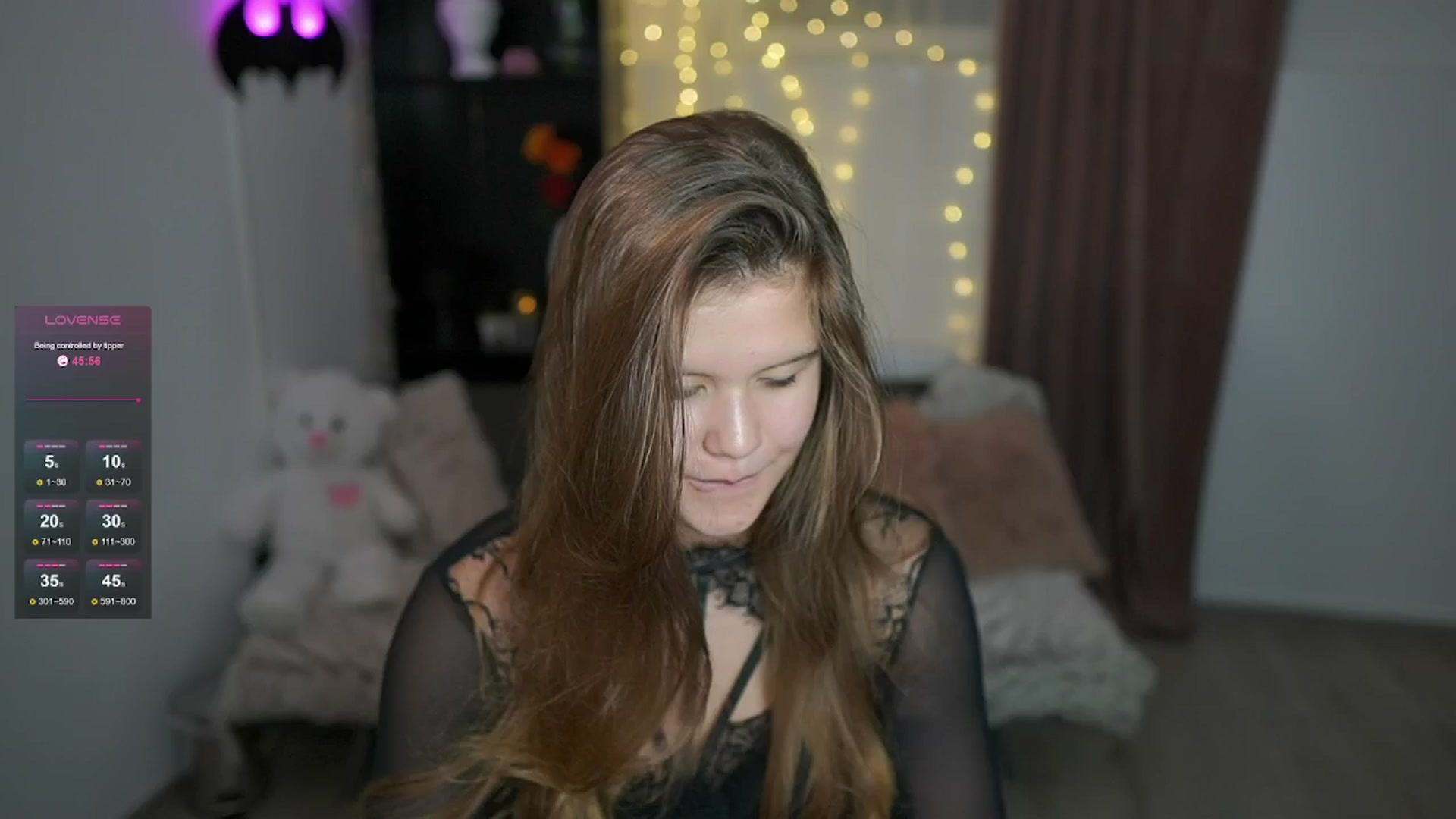 Gallery image thumbnail from Alaina__Fox's myfreecams stream on, 06/05/2024, 22:35 image 2 of 20