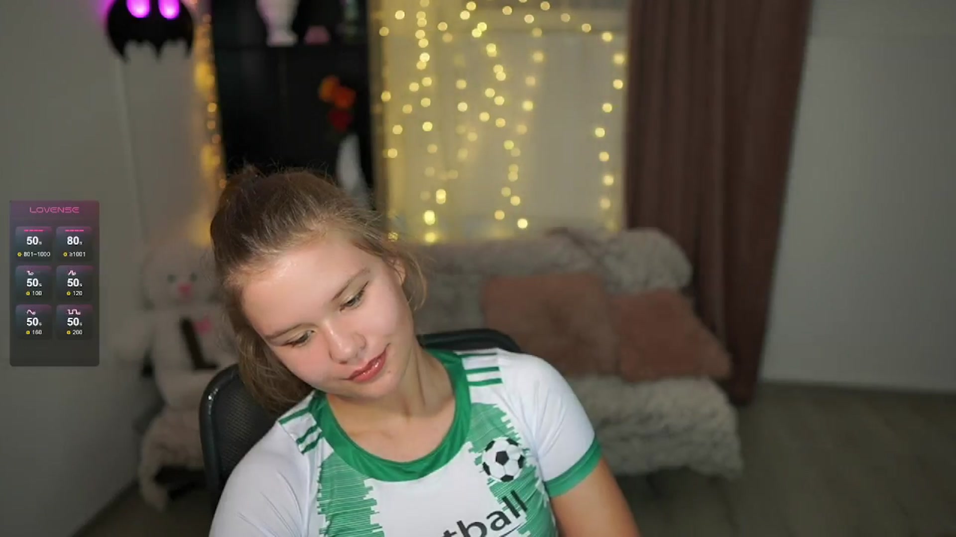 Gallery image thumbnail from Alaina__Fox's myfreecams stream on, 06/18/2024, 20:01 image 9 of 20