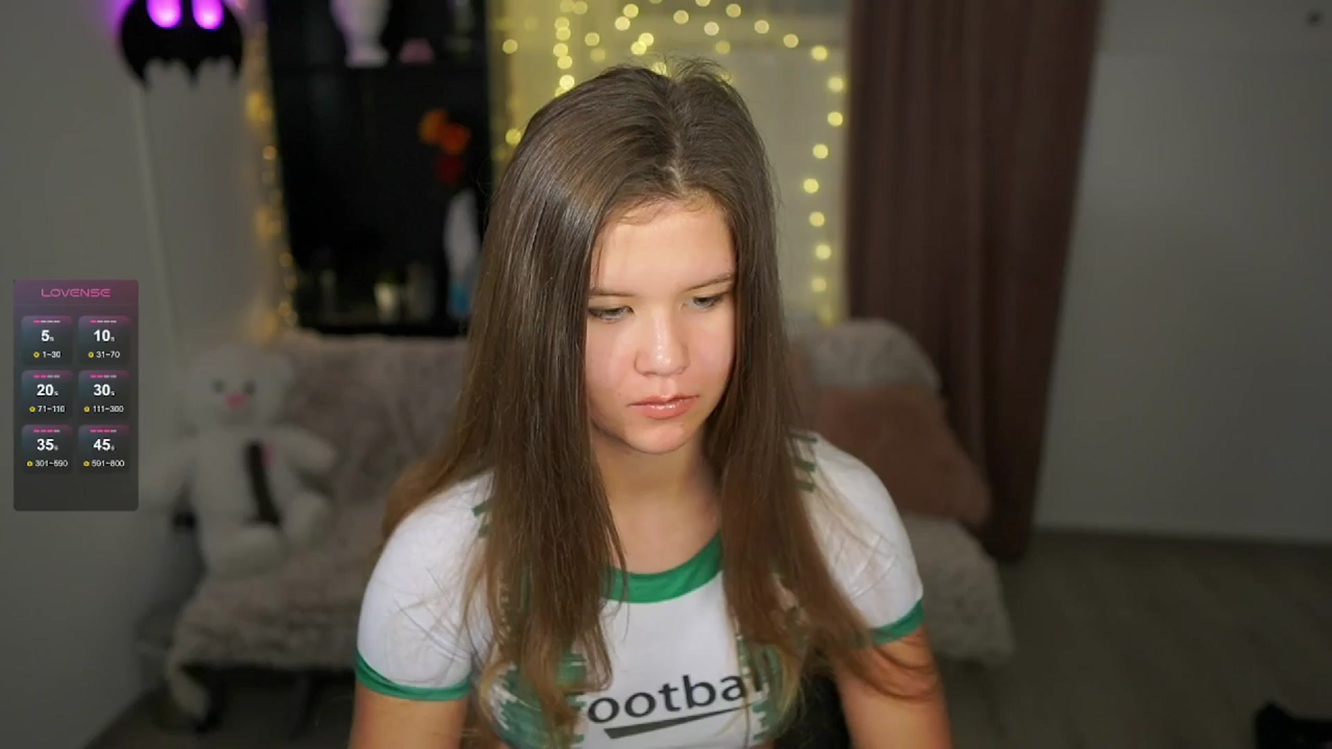 Gallery image thumbnail from Alaina__Fox's myfreecams stream on, 06/19/2024, 11:54 image 4 of 20