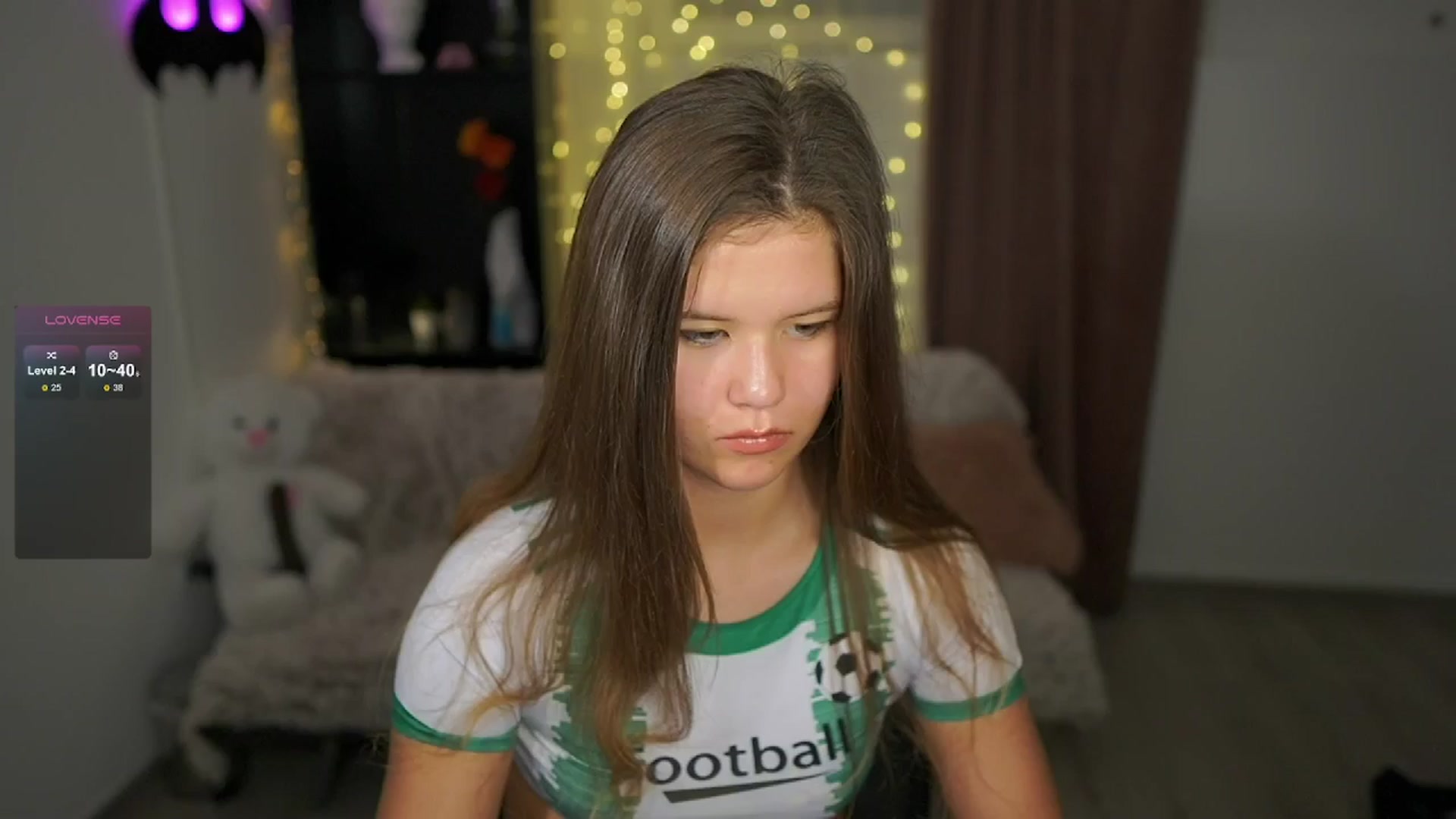 Gallery image thumbnail from Alaina__Fox's myfreecams stream on, 06/19/2024, 11:54 image 1 of 20