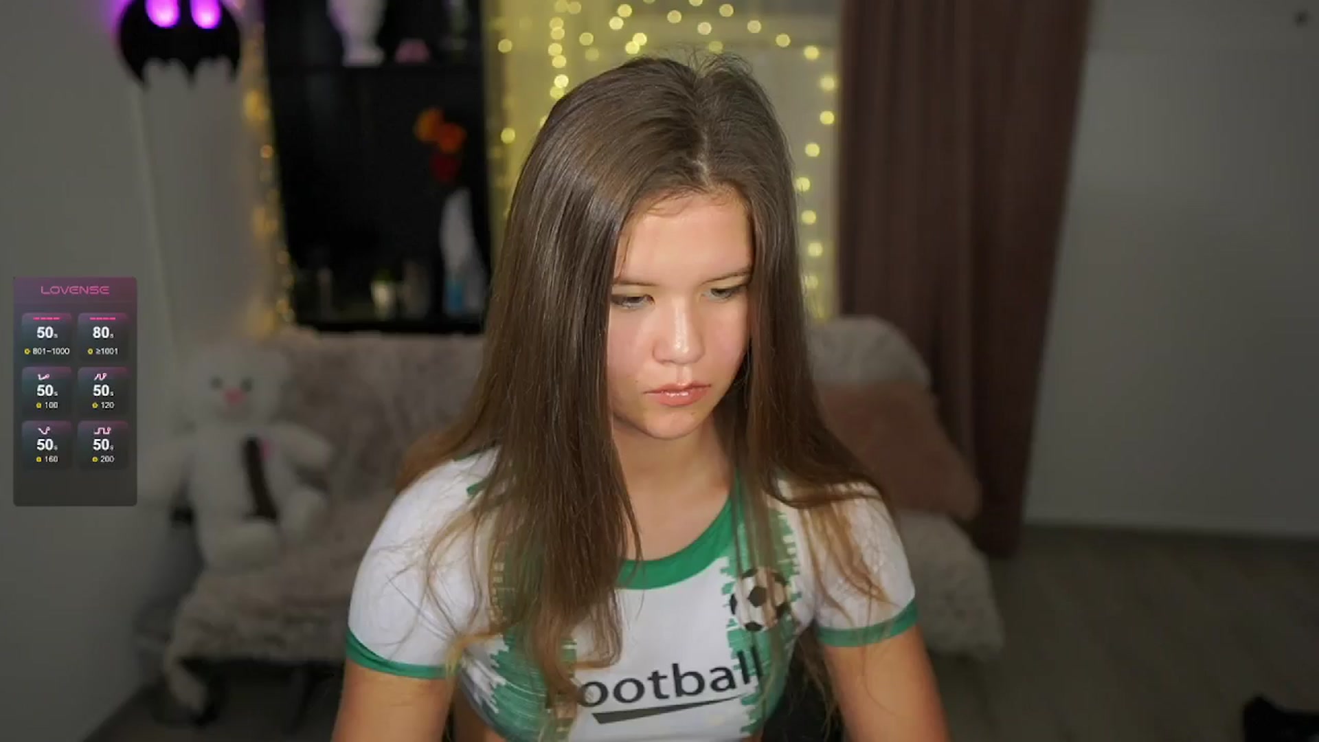 Gallery image thumbnail from Alaina__Fox's myfreecams stream on, 06/19/2024, 11:54 image 2 of 20