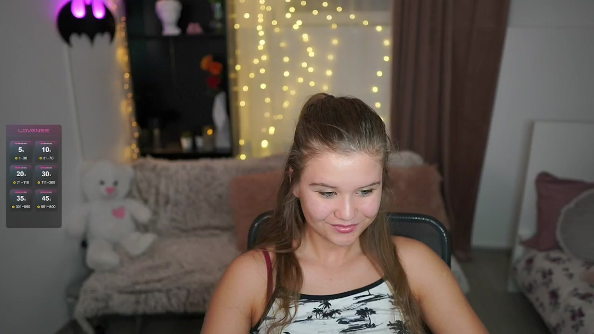 Gallery image thumbnail from Alaina__Fox's myfreecams stream on, 06/21/2024, 18:22 image 12 of 20