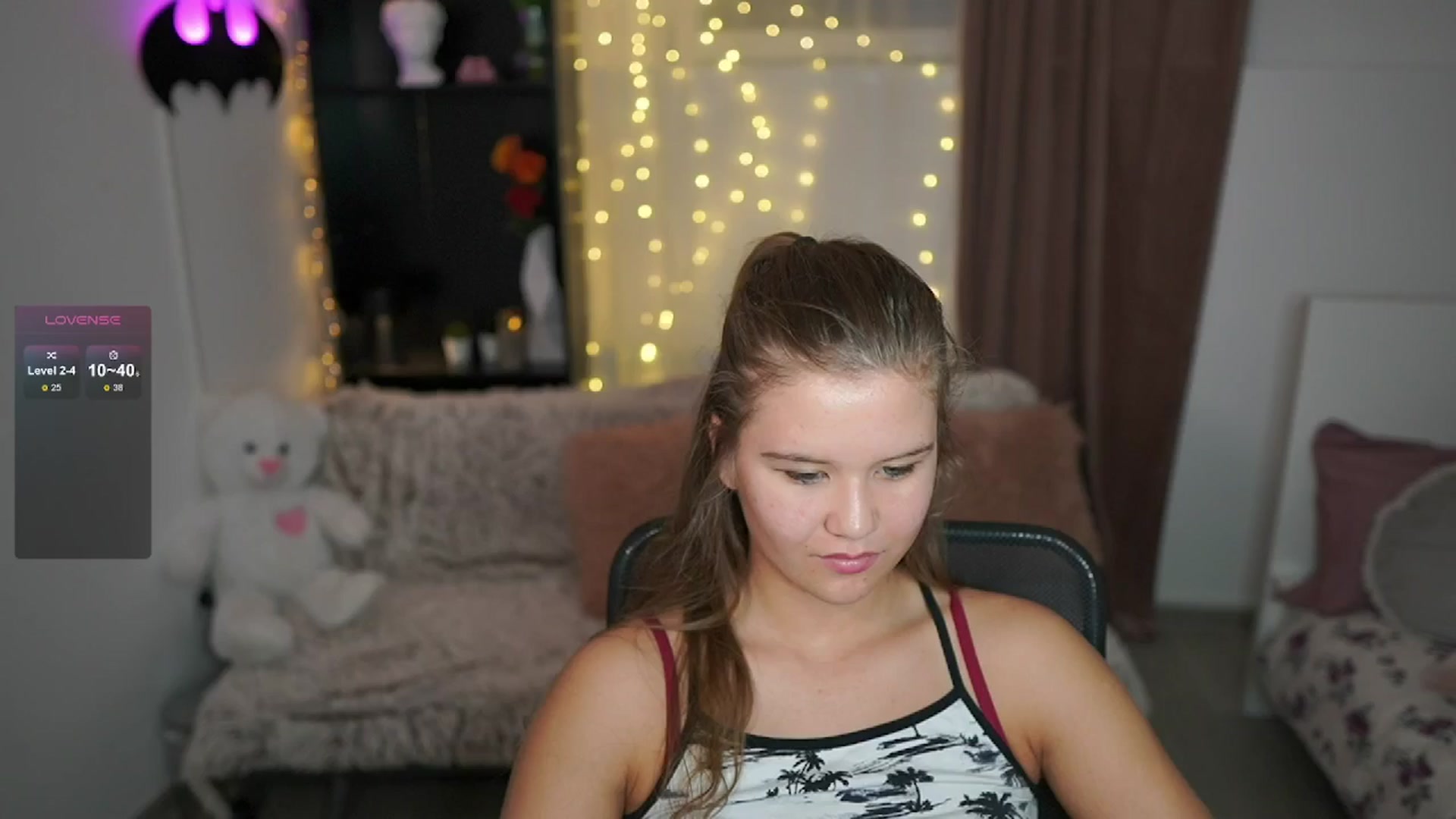 Gallery image thumbnail from Alaina__Fox's myfreecams stream on, 06/21/2024, 18:22 image 10 of 20