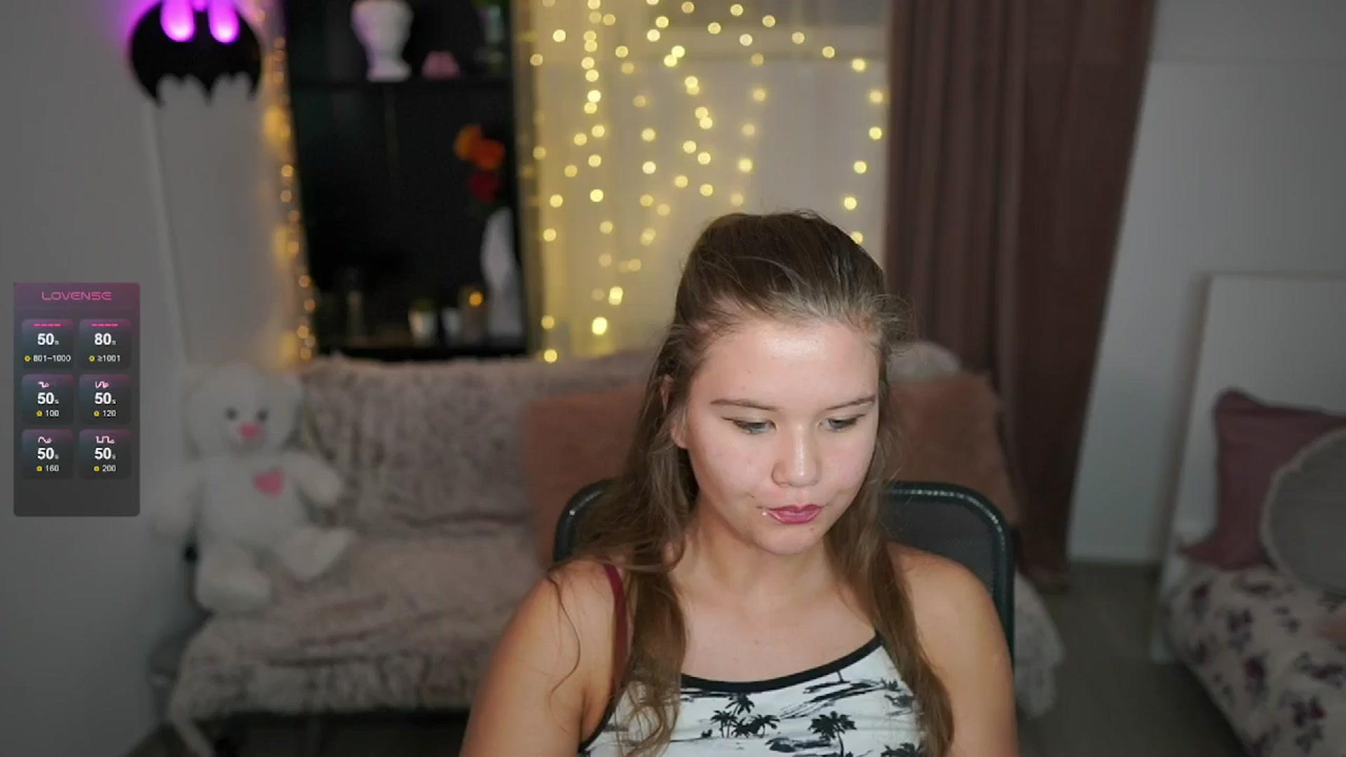 Gallery image thumbnail from Alaina__Fox's myfreecams stream on, 06/21/2024, 18:22 image 4 of 20
