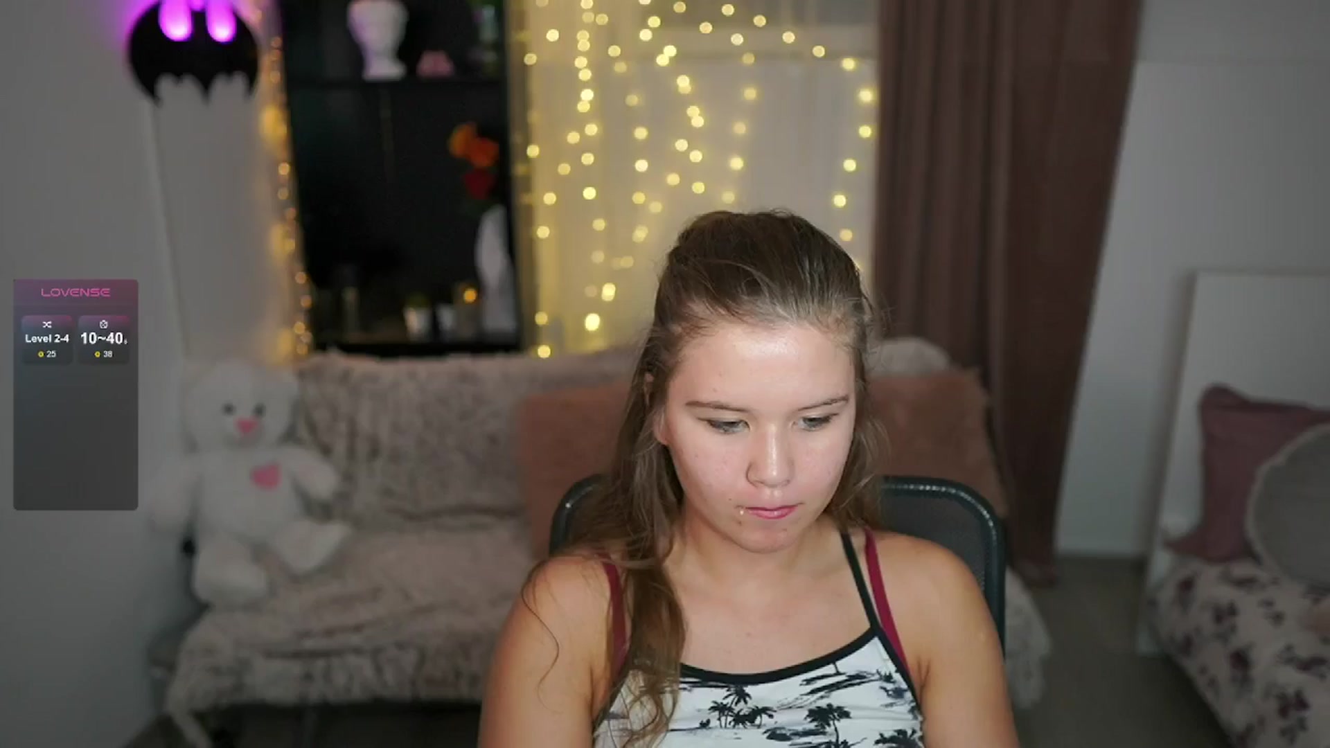 Gallery image thumbnail from Alaina__Fox's myfreecams stream on, 06/21/2024, 18:22 image 6 of 20