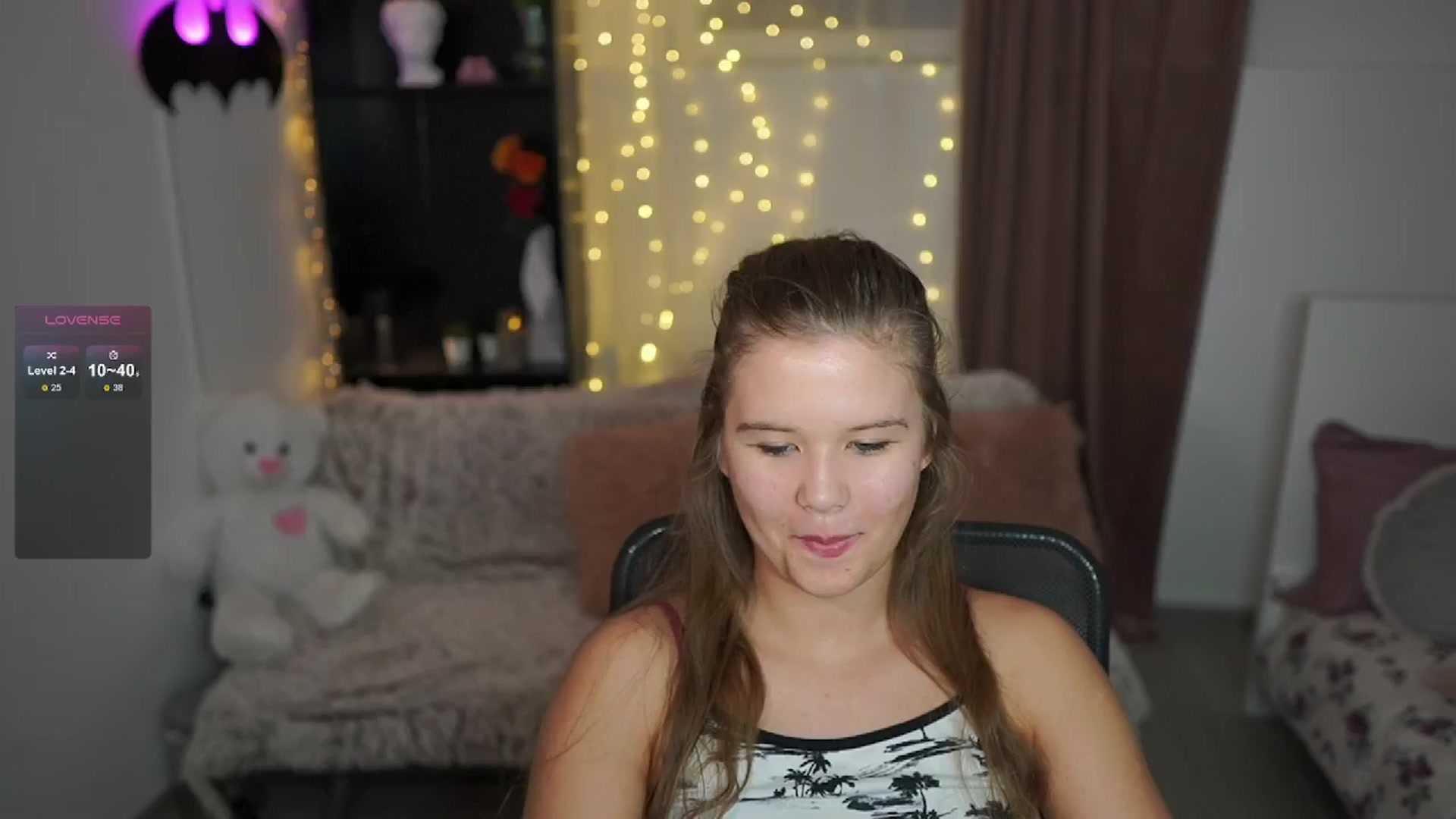 Gallery image thumbnail from Alaina__Fox's myfreecams stream on, 06/21/2024, 18:22 image 13 of 20