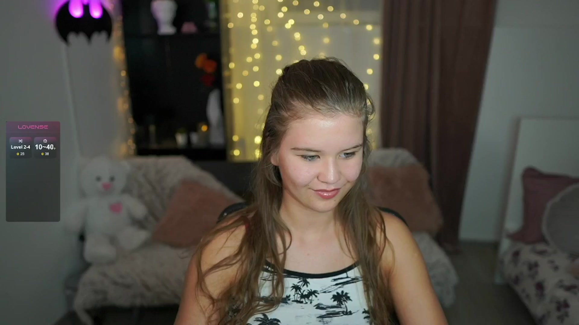 Gallery image thumbnail from Alaina__Fox's myfreecams stream on, 06/21/2024, 20:39 image 1 of 20