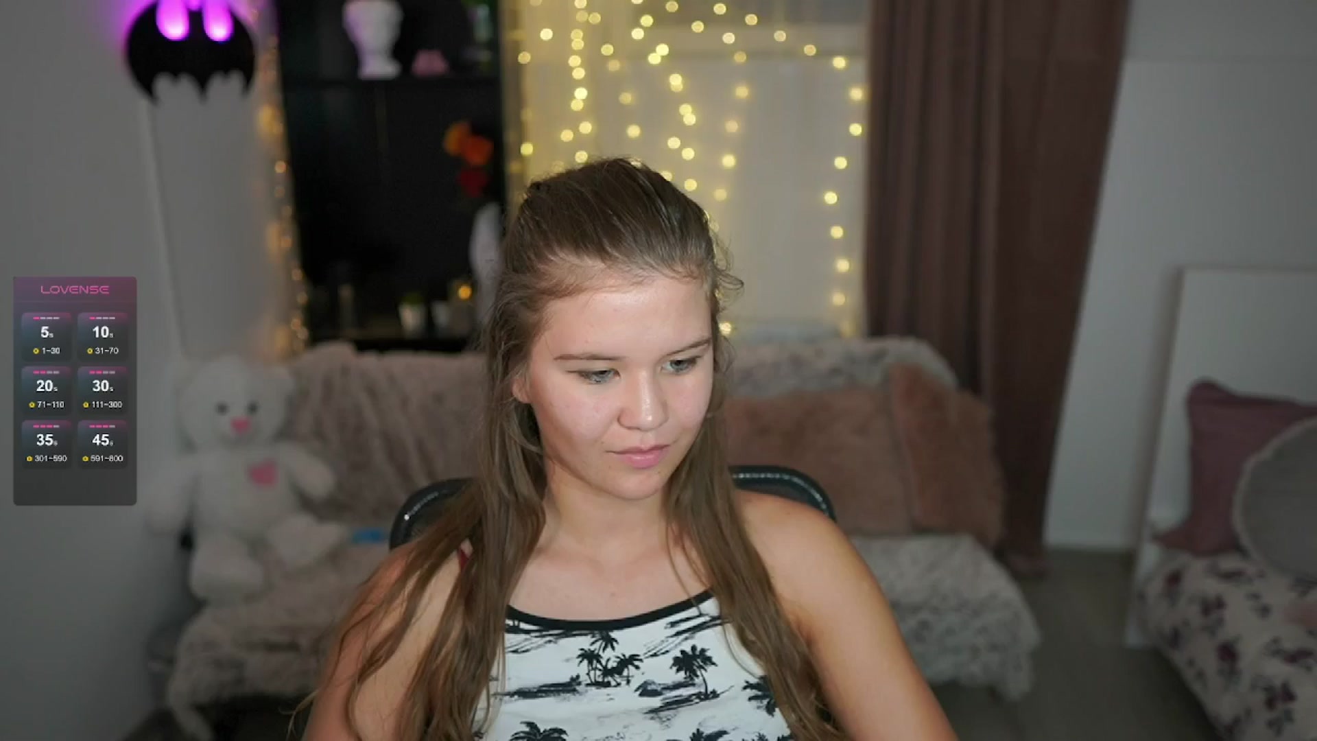 Gallery image thumbnail from Alaina__Fox's myfreecams stream on, 06/21/2024, 21:32 image 1 of 20