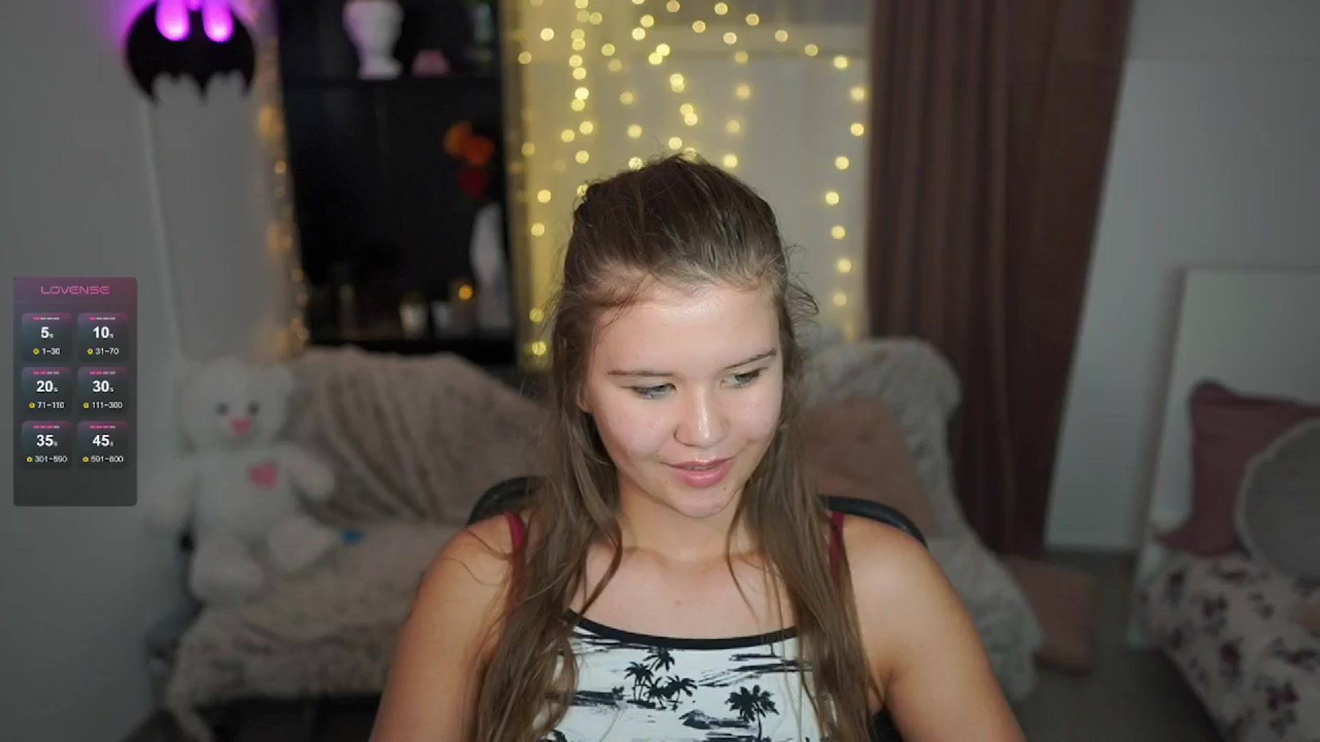 Gallery image thumbnail from Alaina__Fox's myfreecams stream on, 06/21/2024, 22:27 image 1 of 20