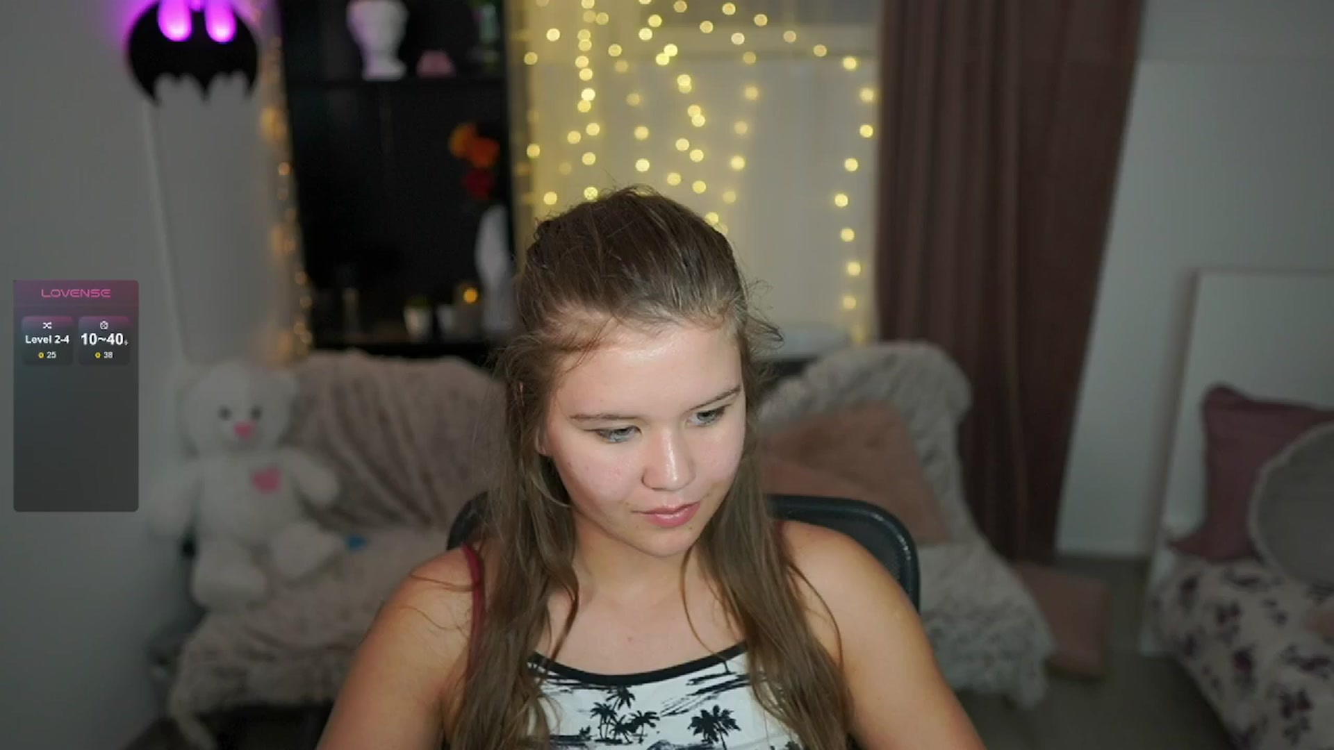 Gallery image thumbnail from Alaina__Fox's myfreecams stream on, 06/21/2024, 22:27 image 4 of 20
