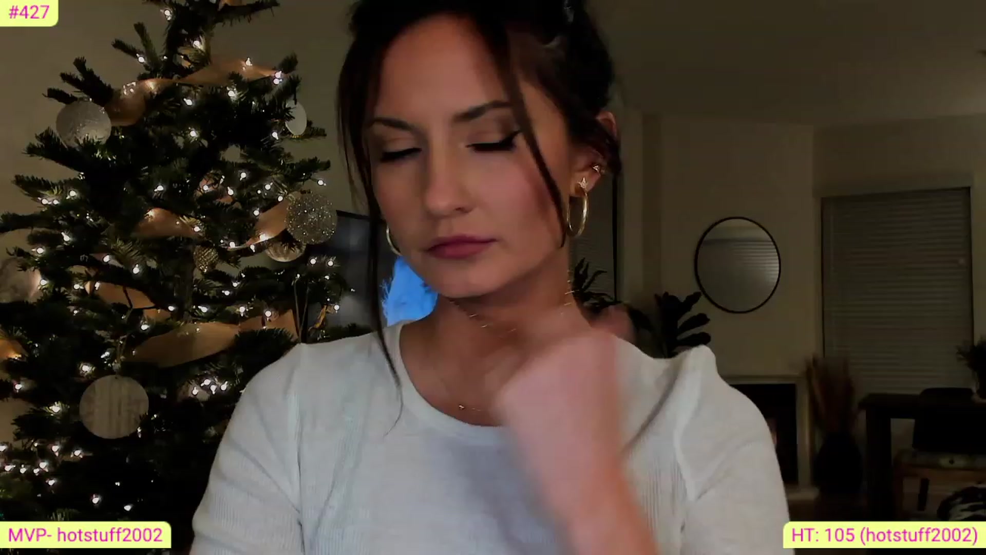 Gallery image thumbnail from AlanaWylde's myfreecams stream on, 12/20/2022, 06:15 image 4 of 20