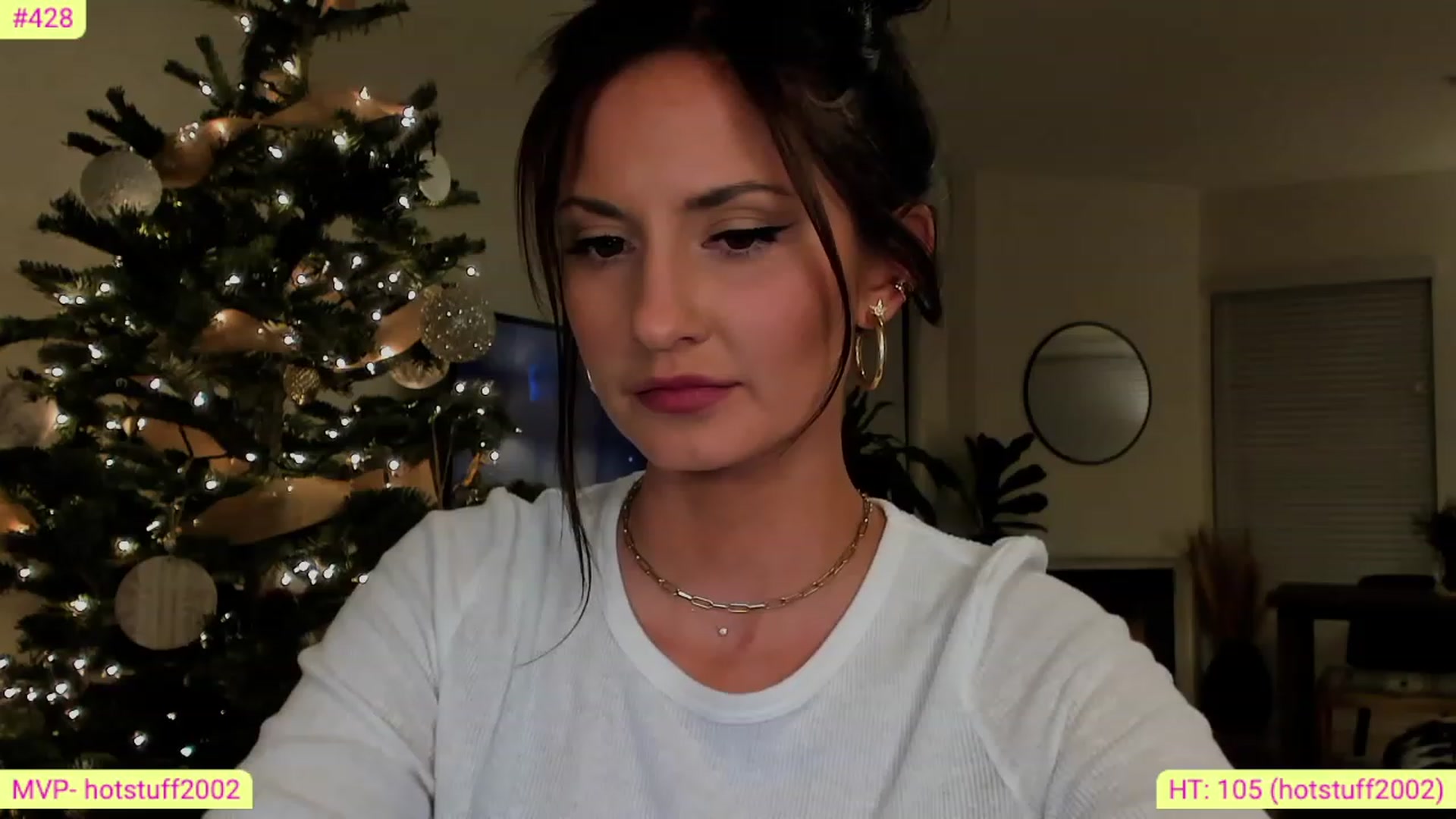 Gallery image thumbnail from AlanaWylde's myfreecams stream on, 12/20/2022, 06:15 image 10 of 20