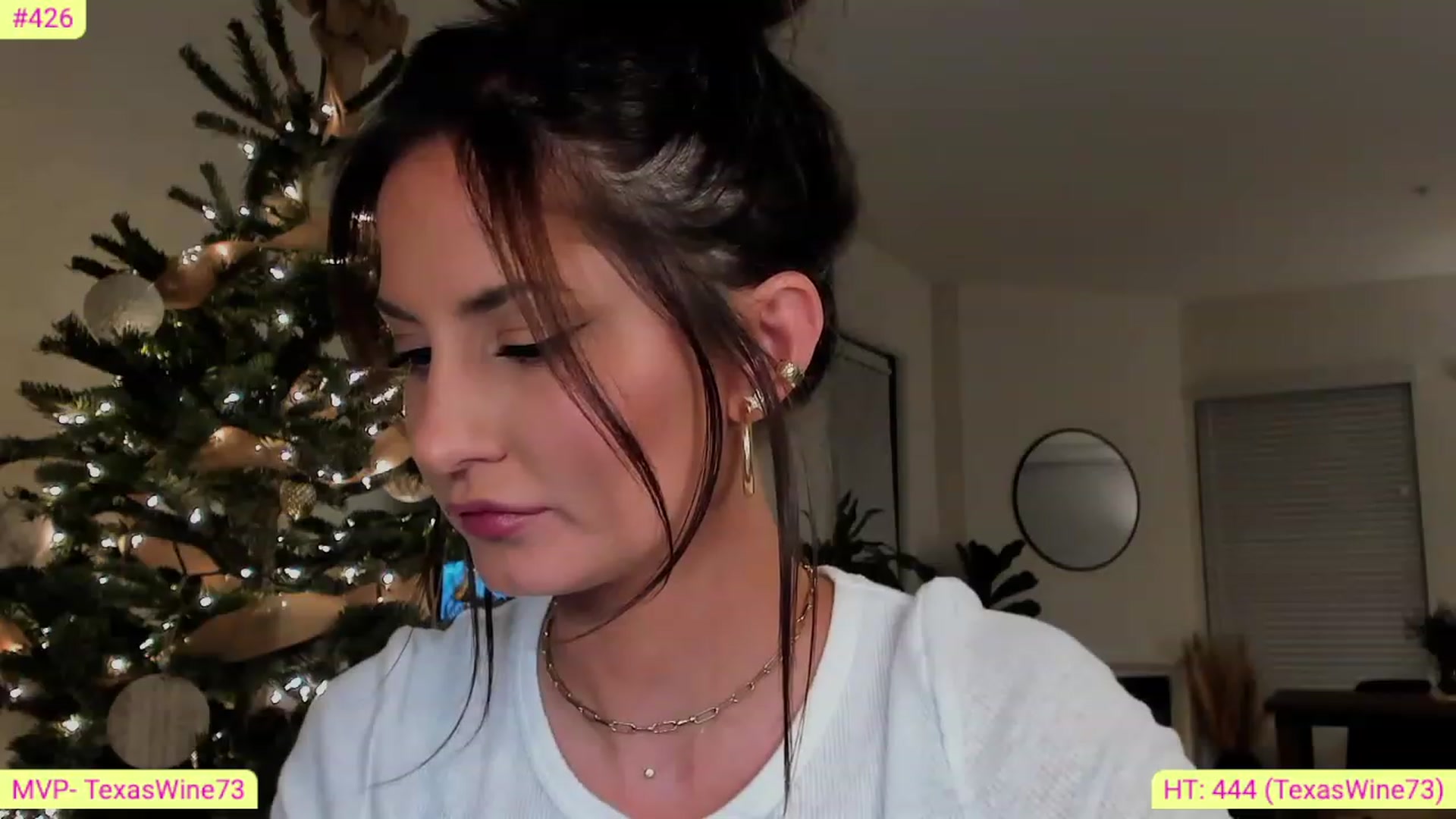 Gallery image thumbnail from AlanaWylde's myfreecams stream on, 12/20/2022, 06:15 image 17 of 20