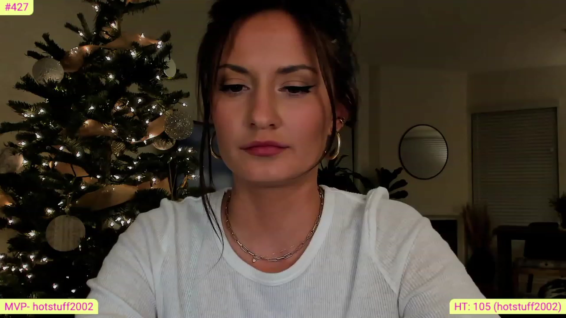Gallery image thumbnail from AlanaWylde's myfreecams stream on, 12/20/2022, 06:15 image 5 of 20