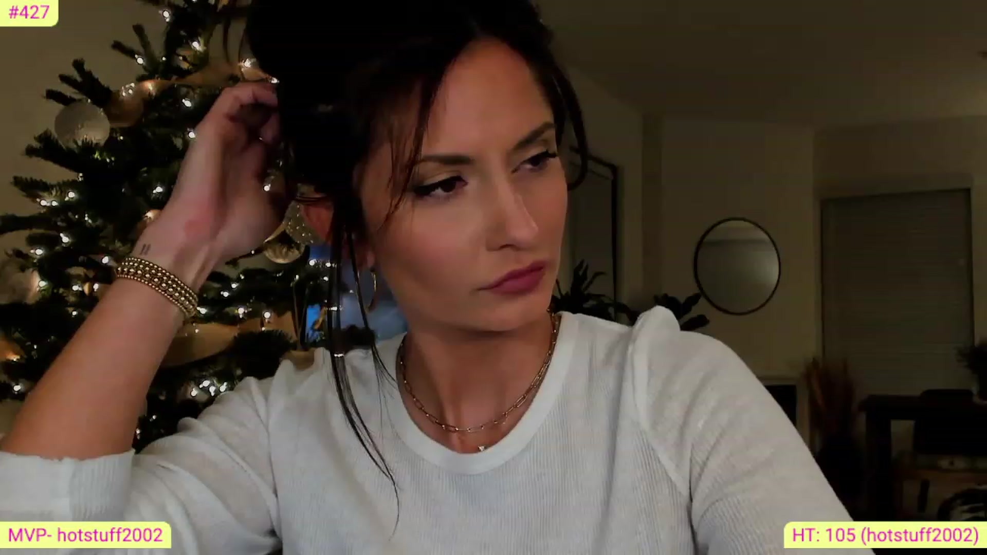Gallery image thumbnail from AlanaWylde's myfreecams stream on, 12/20/2022, 06:15 image 6 of 20