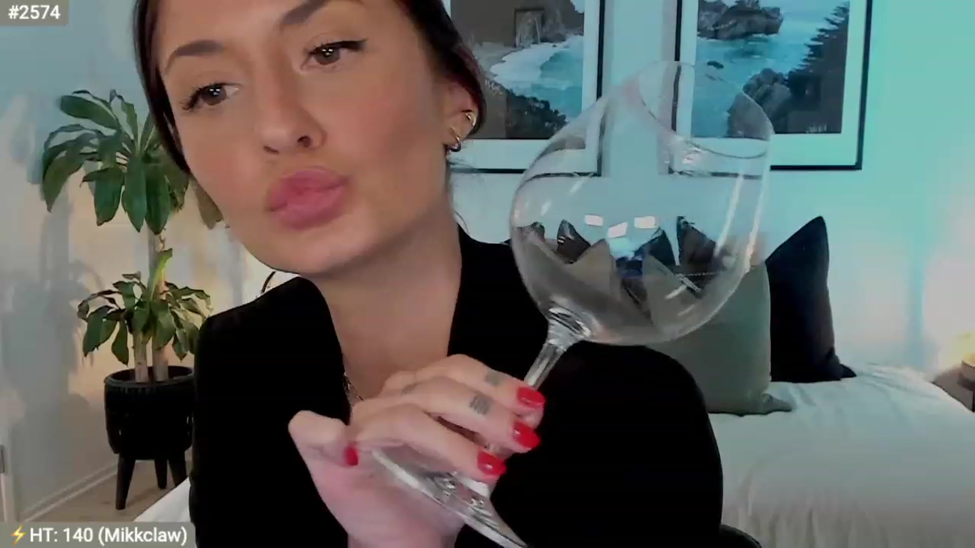 Gallery image thumbnail from AlanaWylde's myfreecams stream on, 03/14/2023, 04:43 image 9 of 20