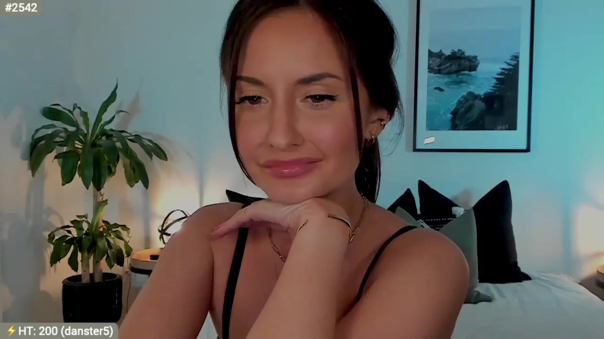 Gallery image thumbnail from AlanaWylde's myfreecams stream on, 03/14/2023, 04:43 image 12 of 20