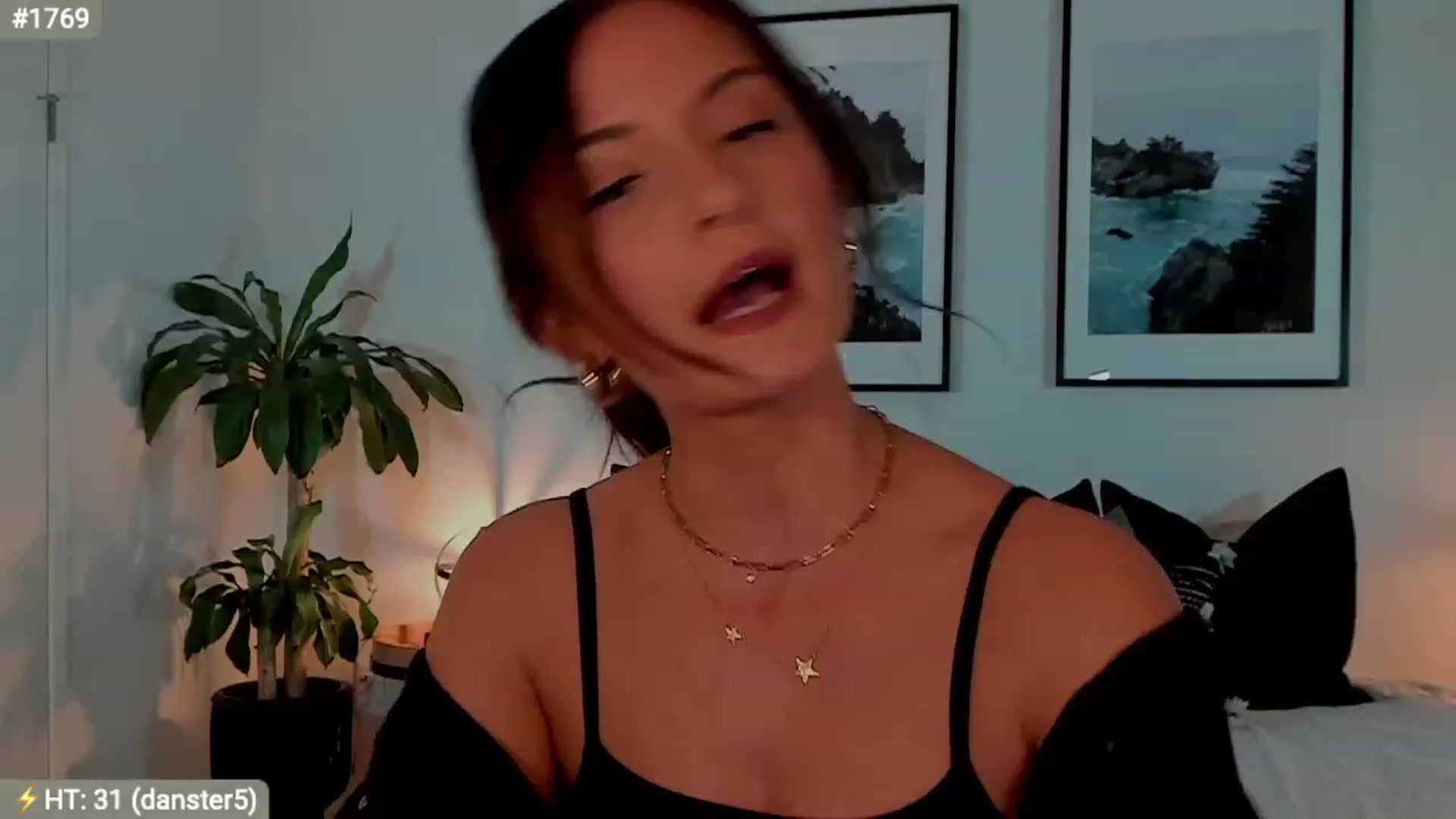Gallery image thumbnail from AlanaWylde's myfreecams stream on, 03/17/2023, 04:45 image 4 of 20