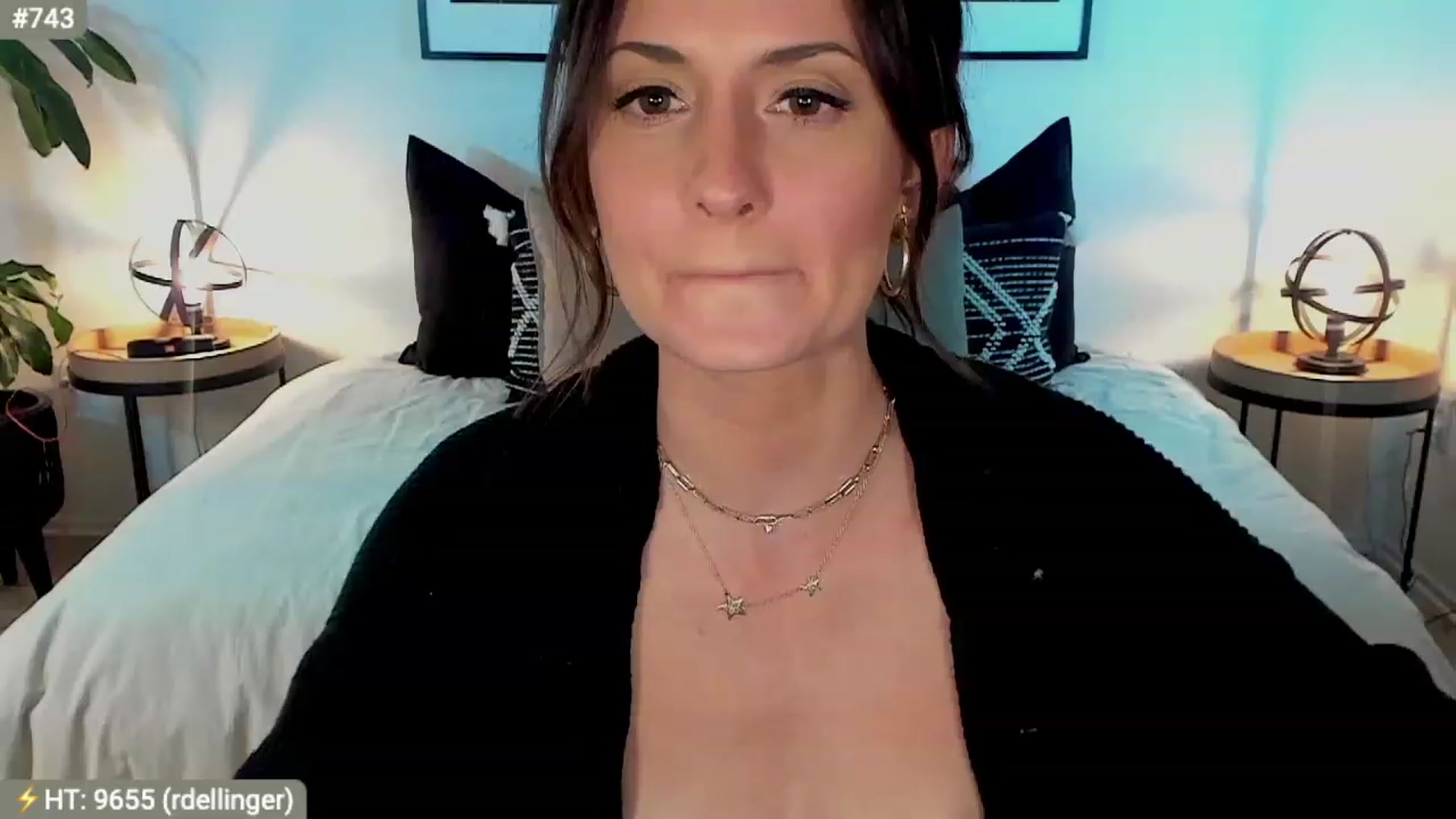 Gallery image thumbnail from AlanaWylde's myfreecams stream on, 03/21/2023, 08:00 image 18 of 20