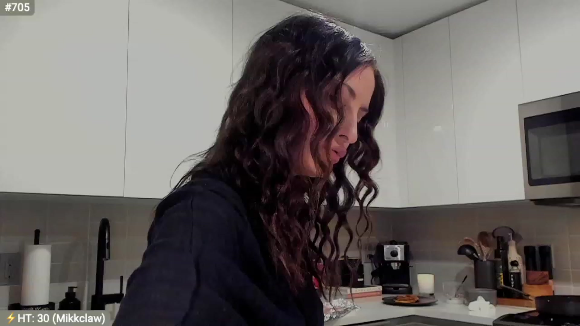 Gallery image thumbnail from AlanaWylde's myfreecams stream on, 04/20/2023, 03:10 image 3 of 20