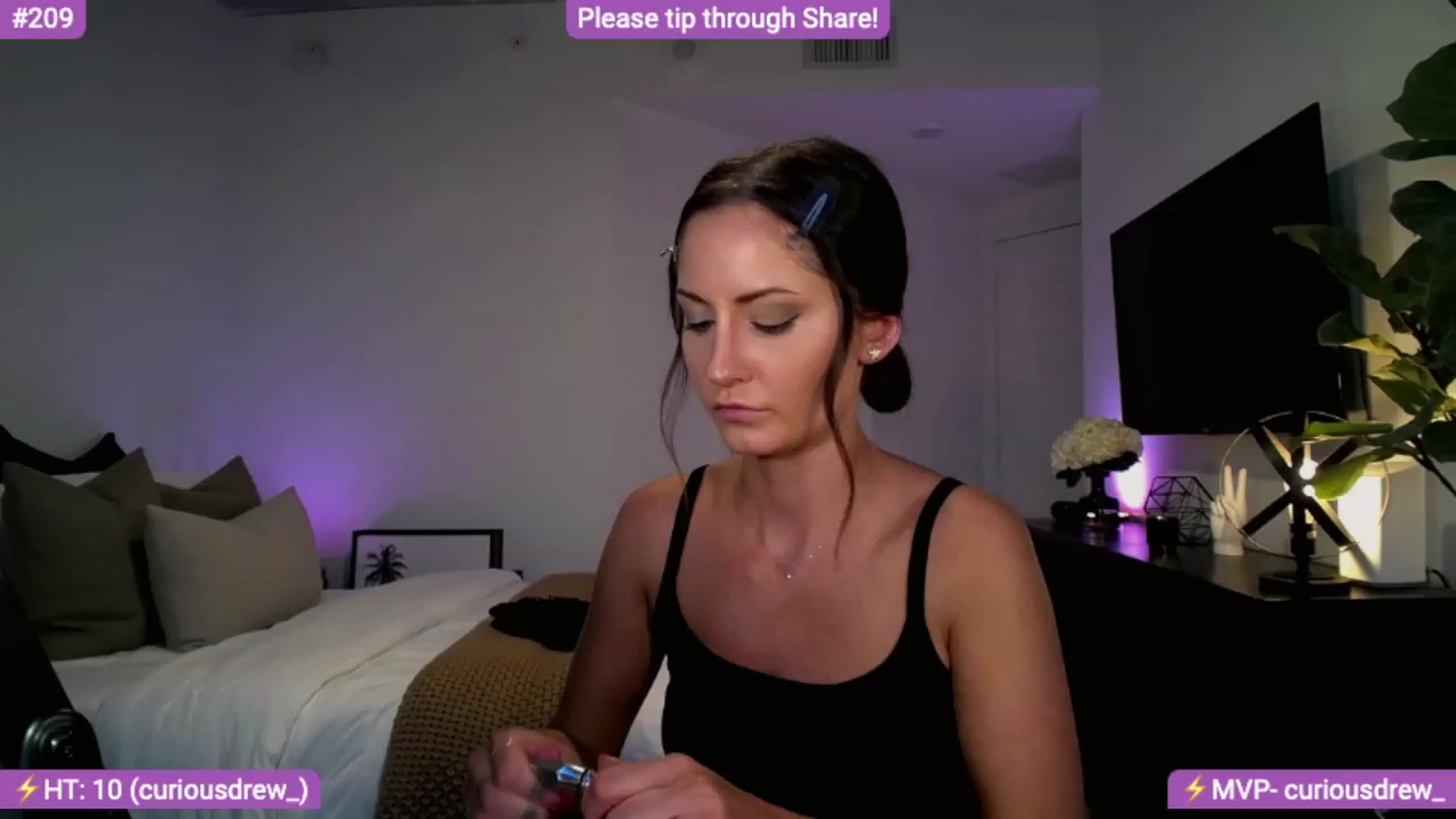 Gallery image thumbnail from AlanaWylde's myfreecams stream on, 12/02/2023, 22:44 image 4 of 20