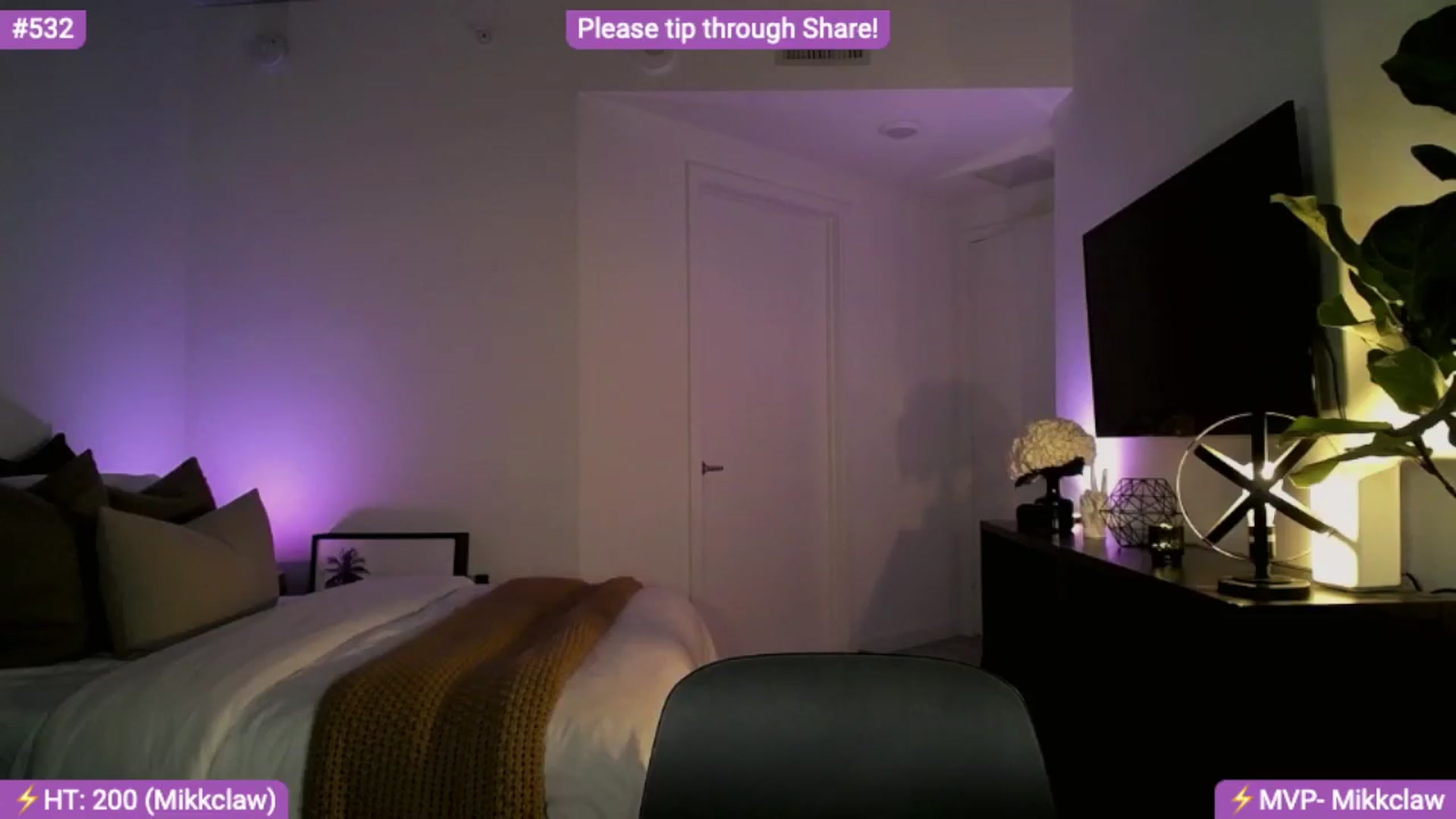 Gallery image thumbnail from AlanaWylde's myfreecams stream on, 12/06/2023, 02:54 image 15 of 20