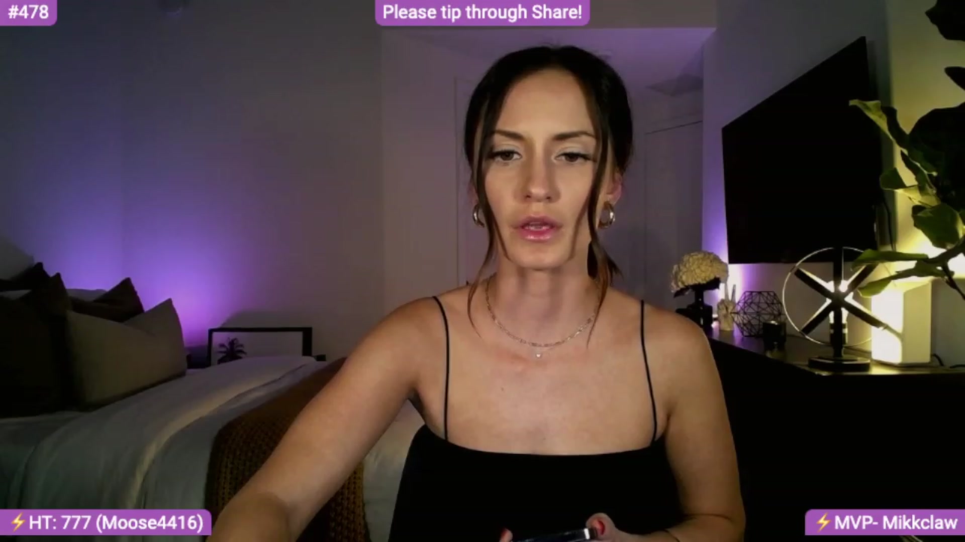 Gallery image thumbnail from AlanaWylde's myfreecams stream on, 12/06/2023, 05:20 image 17 of 20