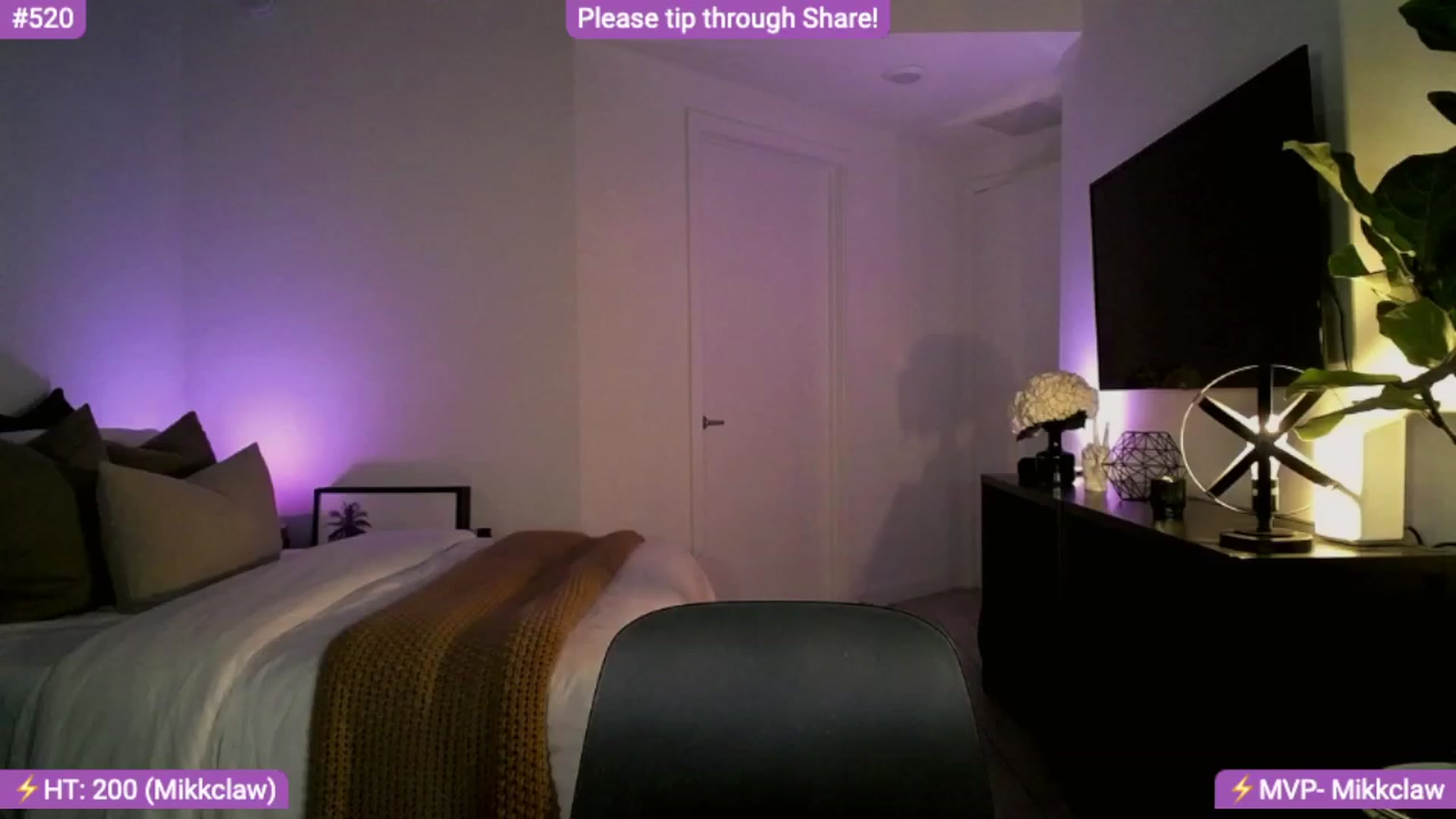 Gallery image thumbnail from AlanaWylde's myfreecams stream on, 12/06/2023, 05:20 image 7 of 20