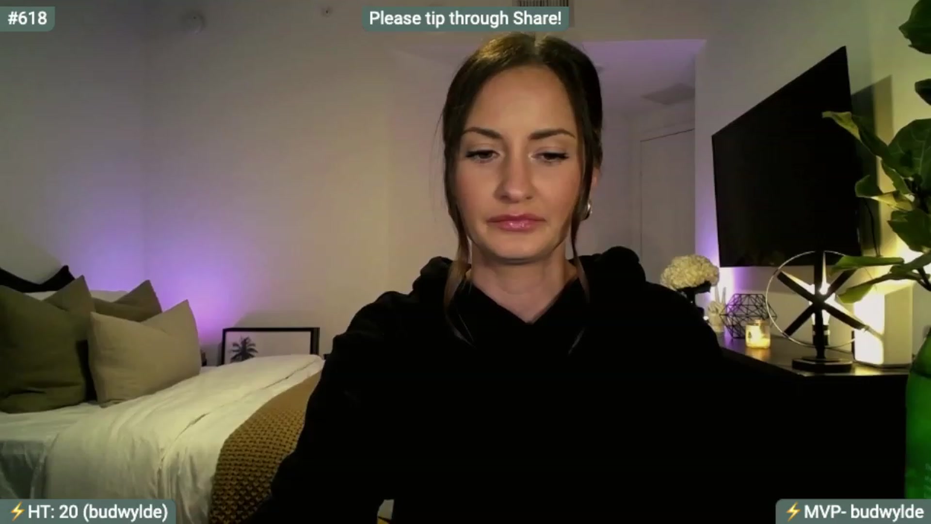 Gallery image thumbnail from AlanaWylde's myfreecams stream on, 12/08/2023, 03:21 image 9 of 20